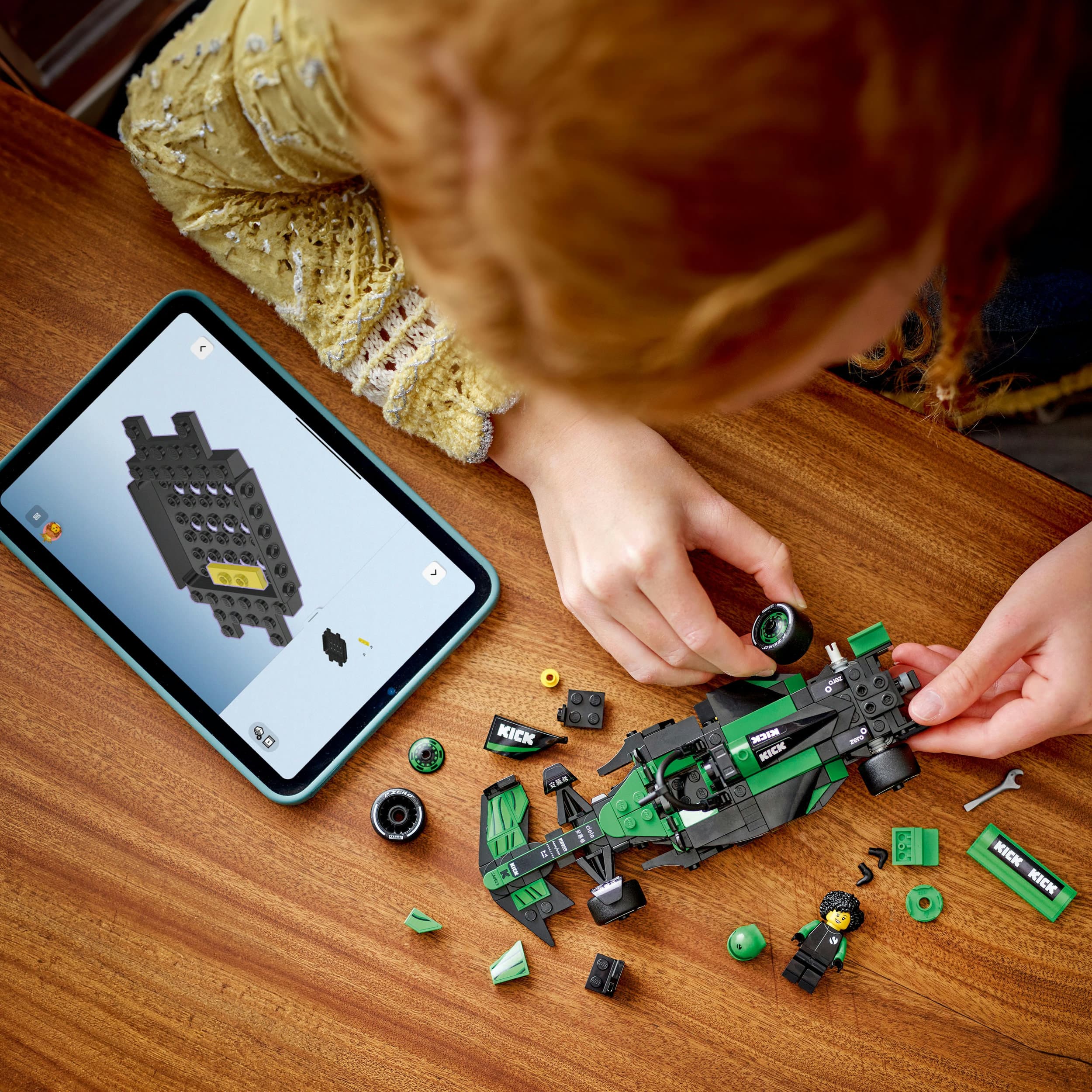 Lego Speed Champions 77247 KICK Sauber F1 Team C44 Race Car Ages 10+