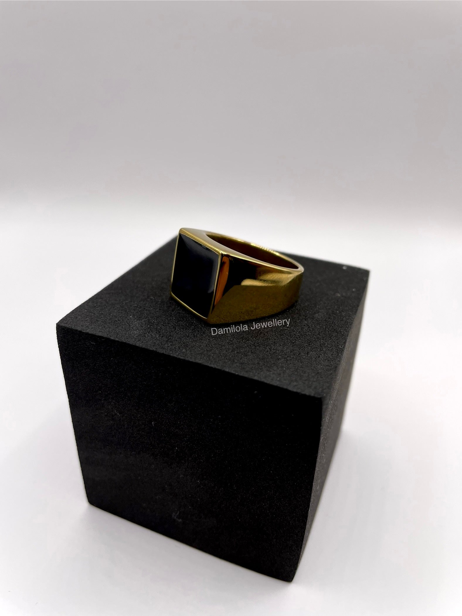 Gold ‘King Noir’ Onyx Men’s Ring