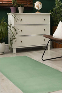 Maestro Solid Green Indoor Rug – Stylish and Durable Low-Pile Design