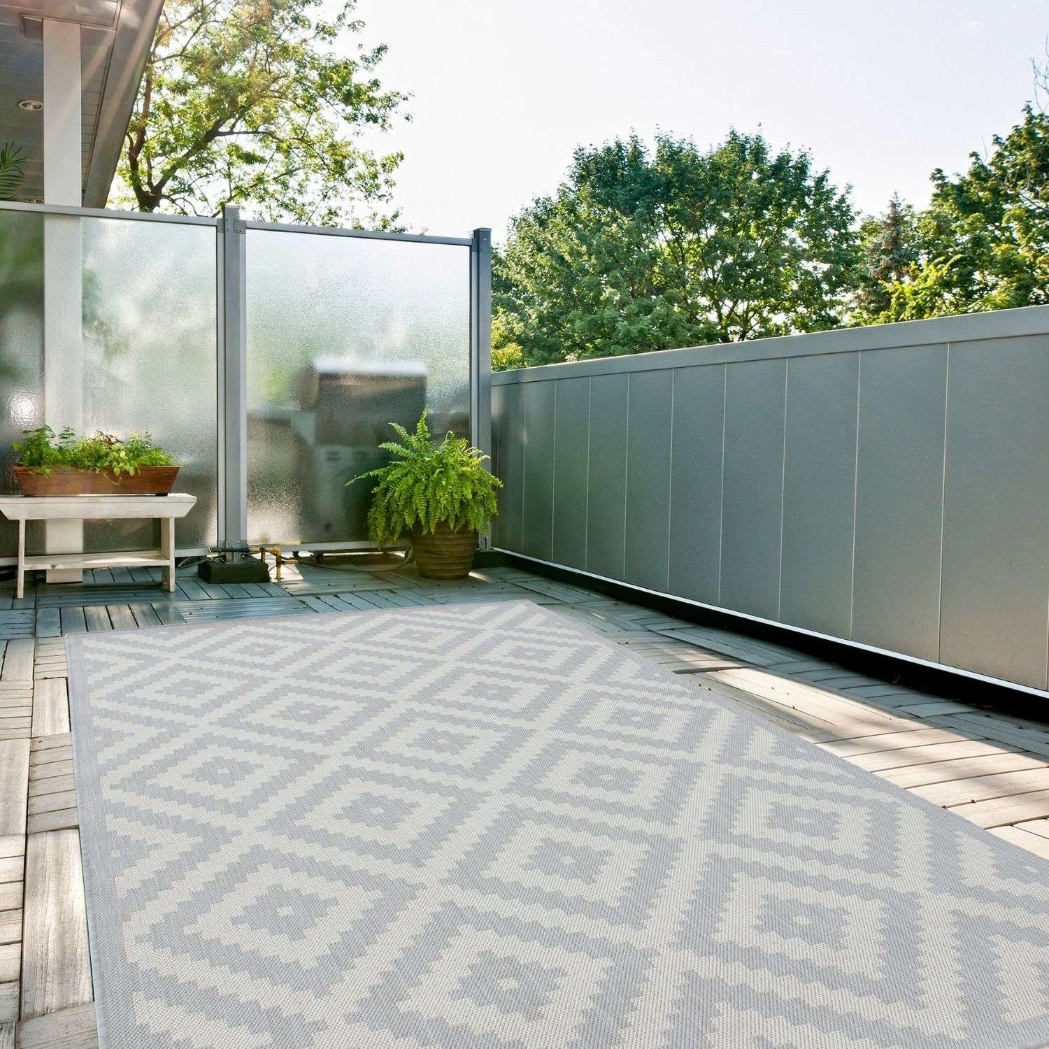 Ecology Grey Outdoor Rug – Stylish Durability for Indoor and Outdoor Spaces