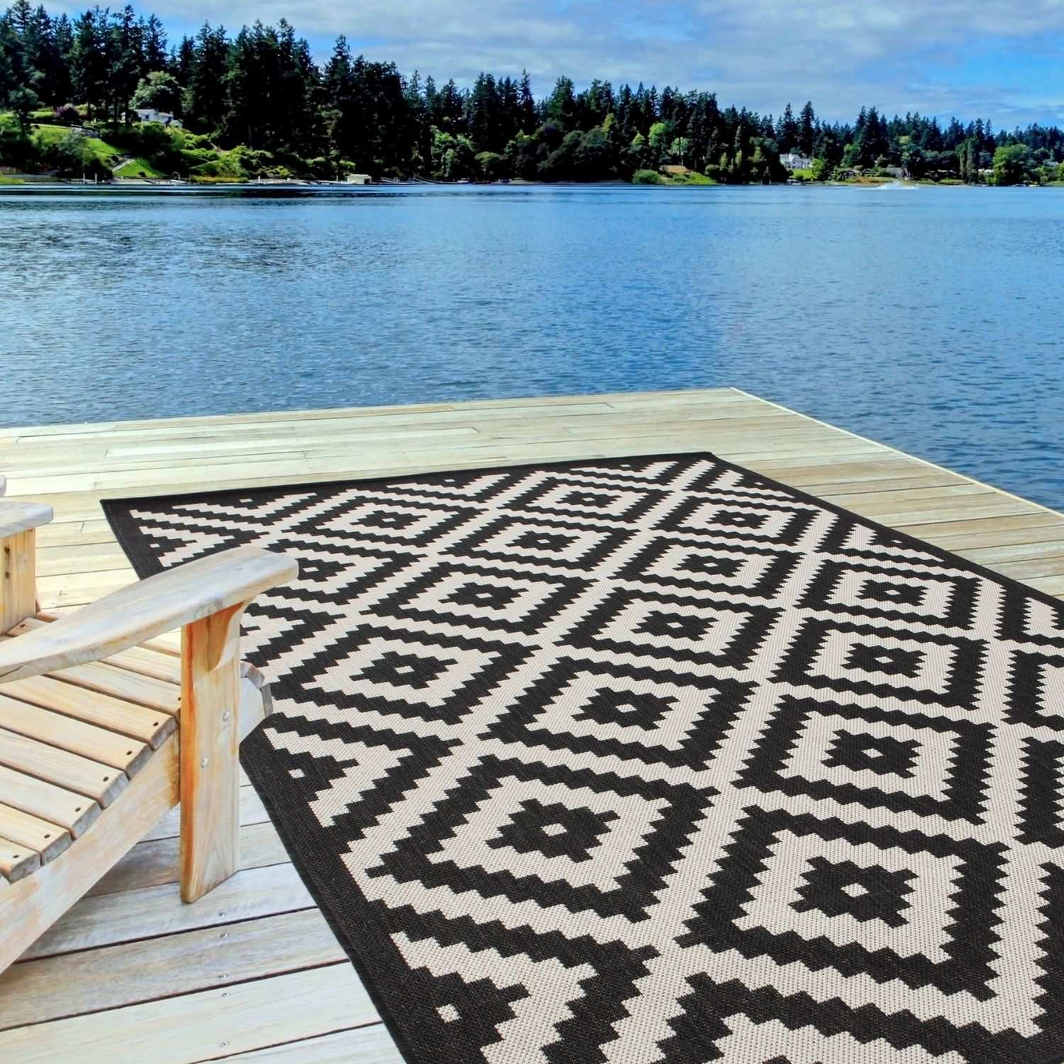 Ecology Outdoor Rug in Black and White Diamond Design - Durable and Stylish