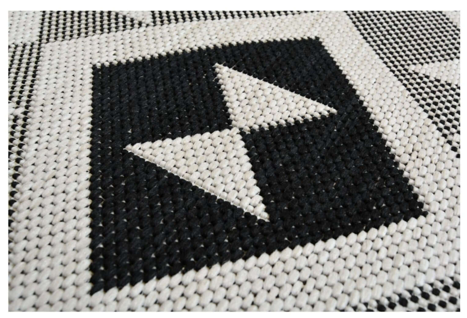 County Geo Chequer Indoor/Outdoor Rug | 11182A