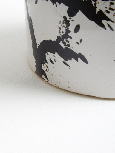 Sorrell Black and White Large Planter