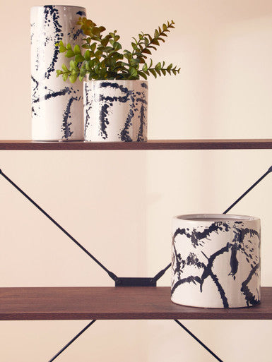 Sorrell Black and White Large Planter