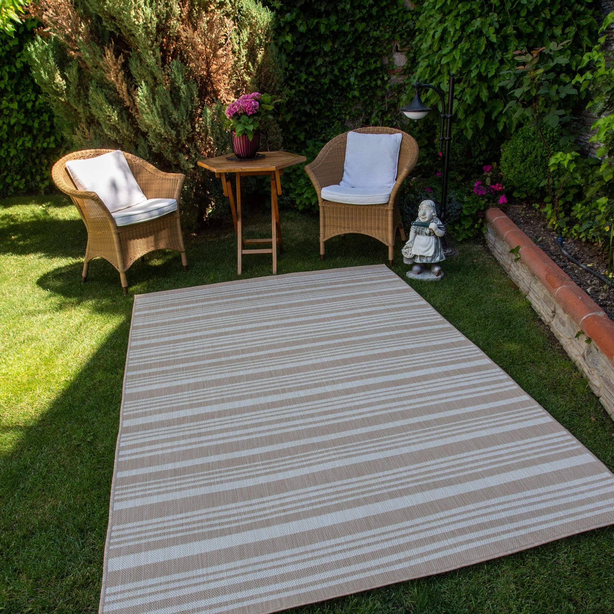 Chic Beige Ecology Outdoor Rug - Stylish & Durable for Any Space