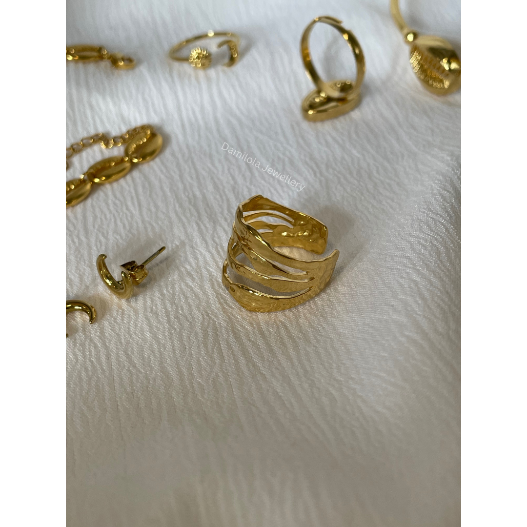 Textured Waved ‘Yemoya’ Ring - gold/silver