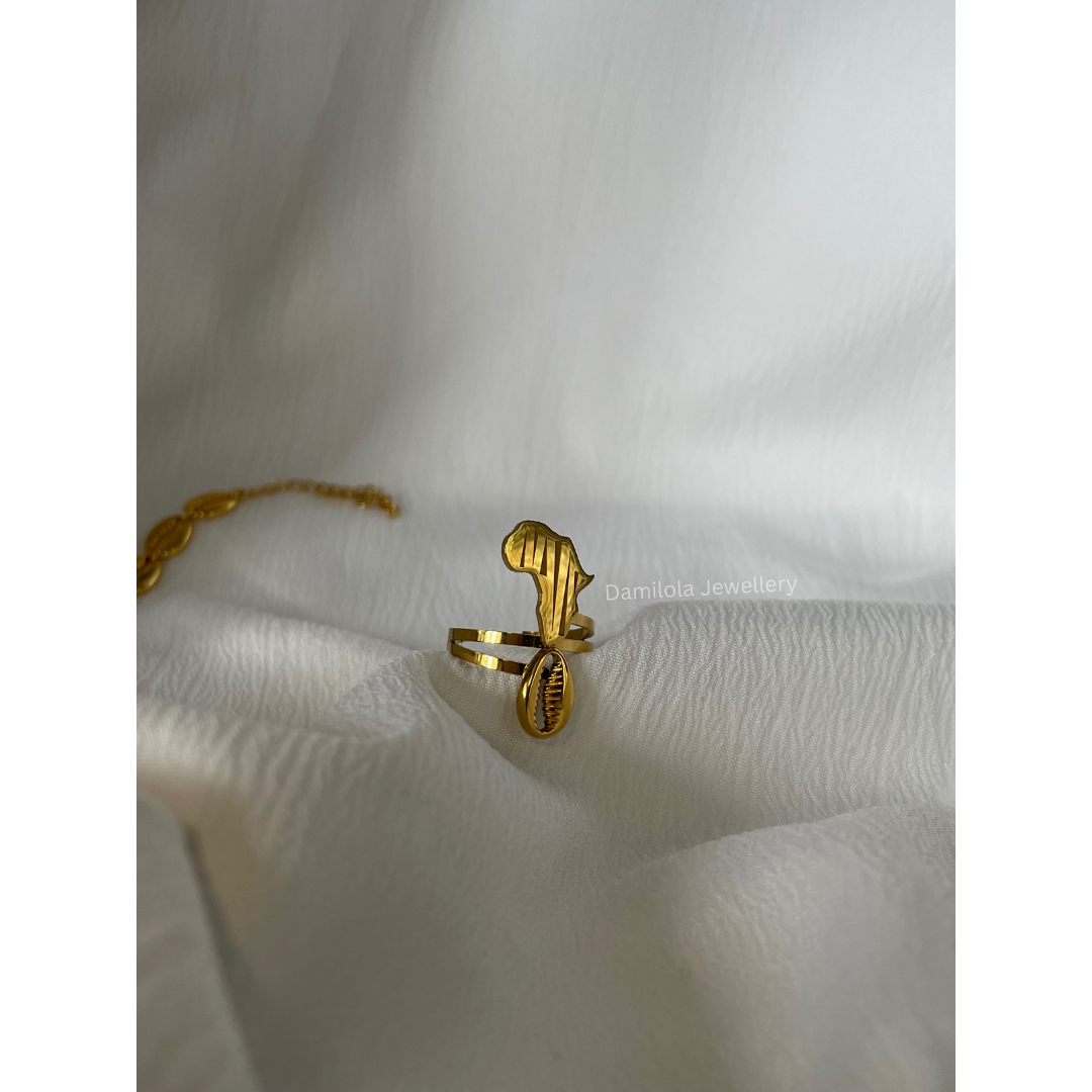 Africa Cowrie Shell Ring - Silver/Gold