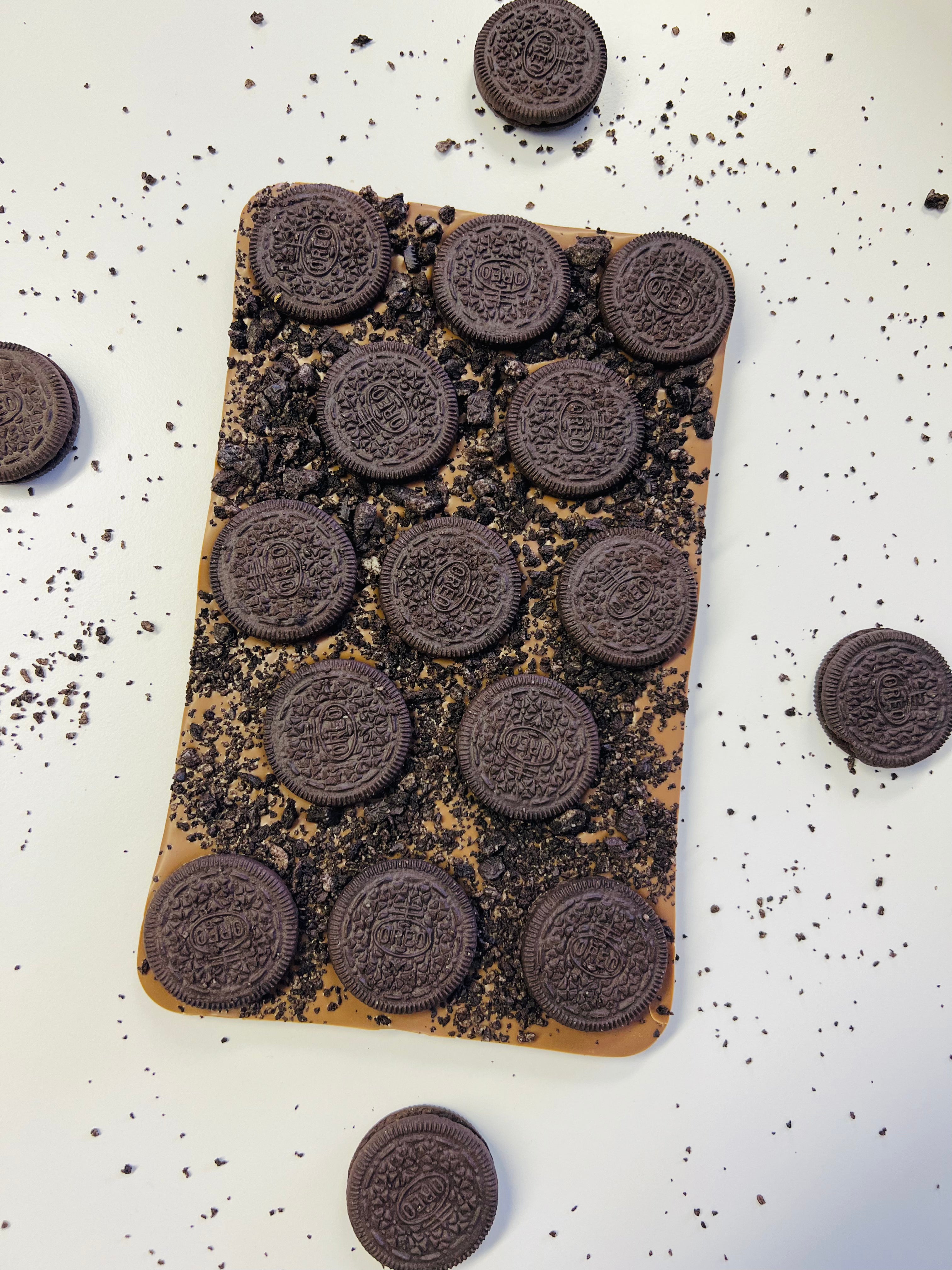 Giant Cookie & Cream Bar
