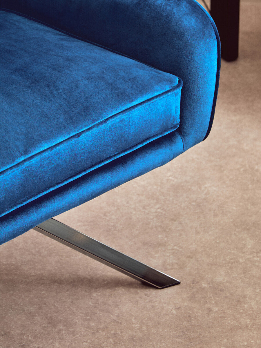 Avery Midnight Velvet Chair