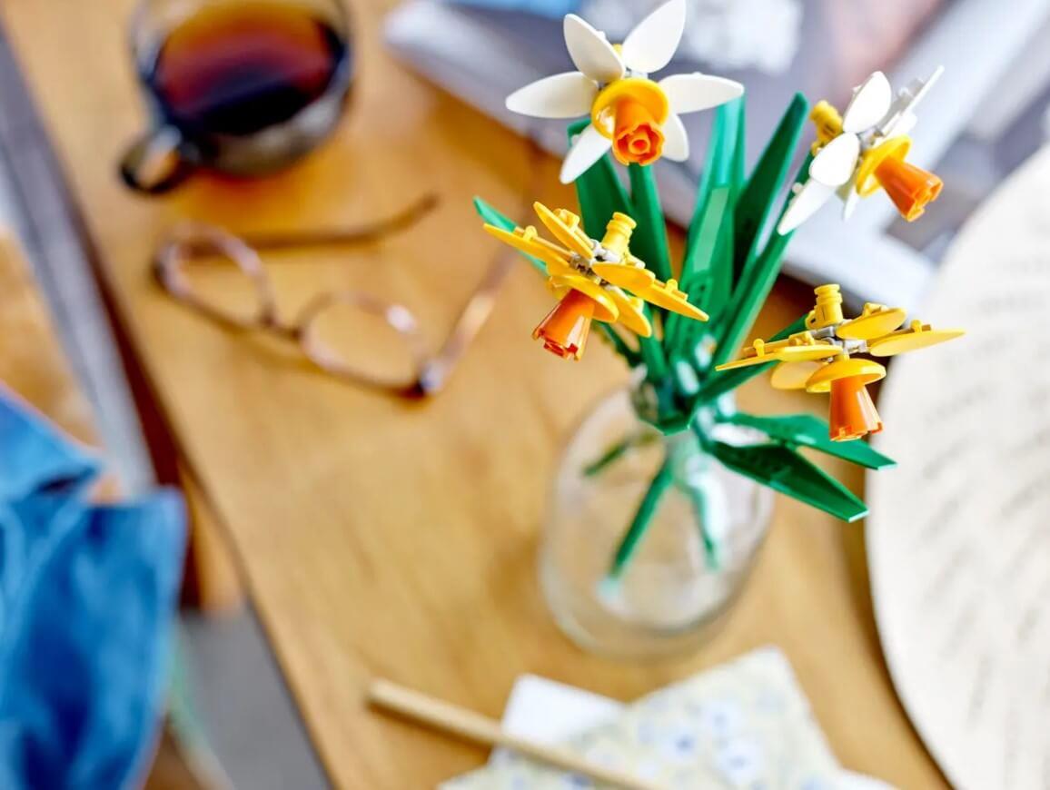 Lego Botanicals 40747 Daffodils Building Toy Gift for Ages 8 and Up
