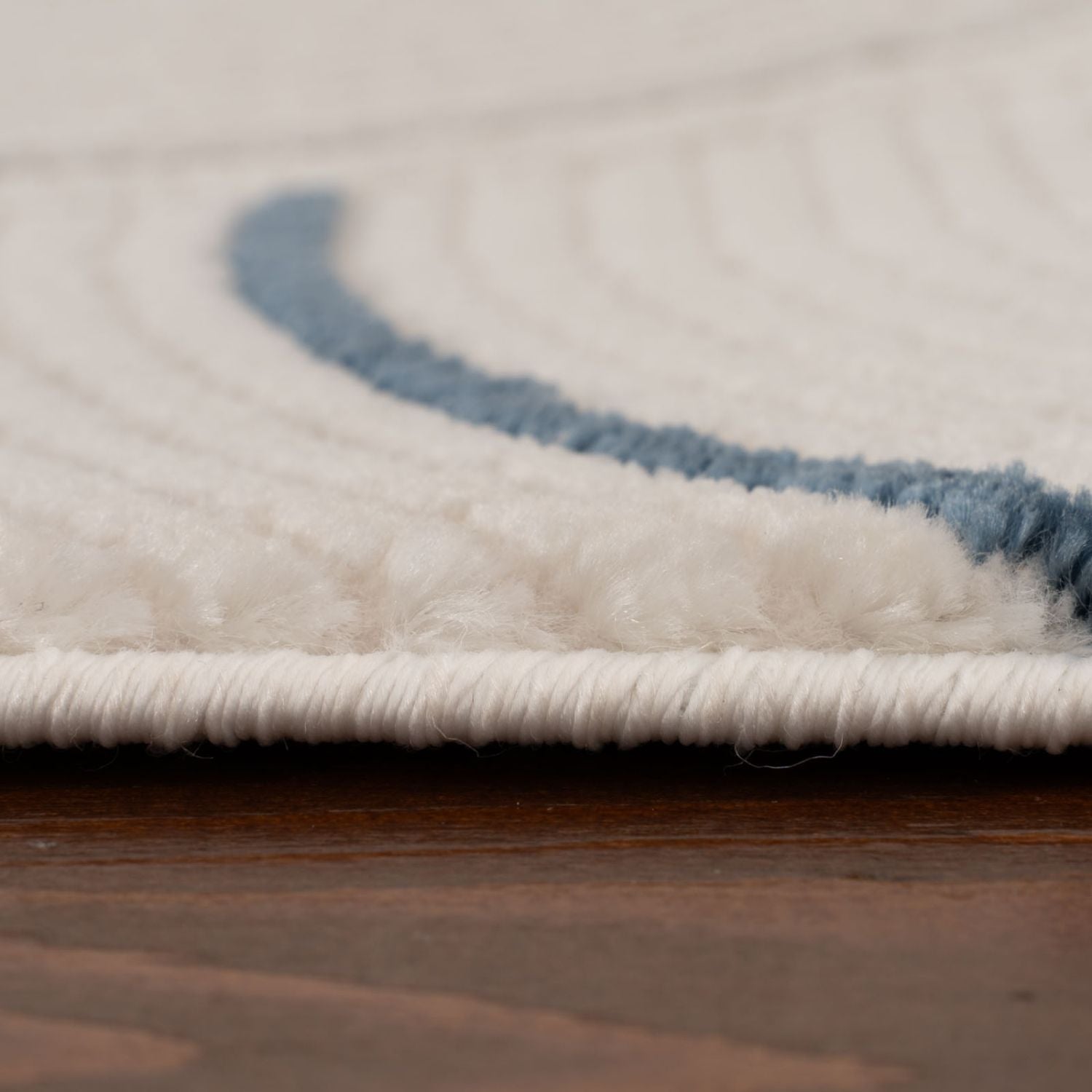 Cream-Blue Geometric Area Rug - Stylish Comfort for Every Space