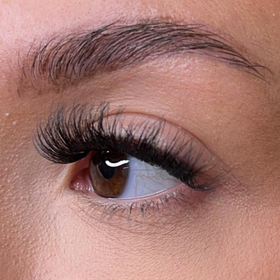 Self Adhesive Lashes -  No Faff Lash - Una NEW