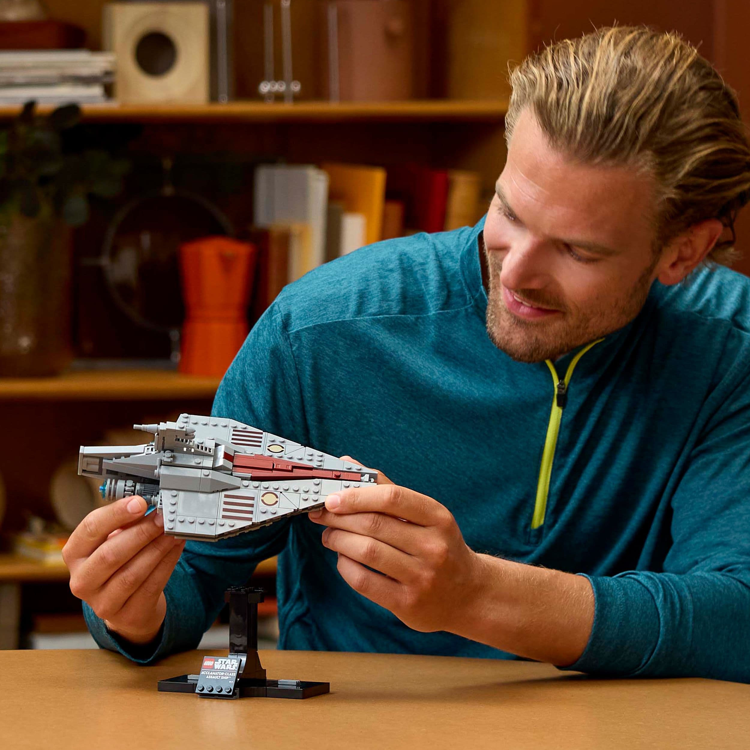 Lego Star Wars 75404 Acclamator-Class Assault Ship for Adults Ages 18+