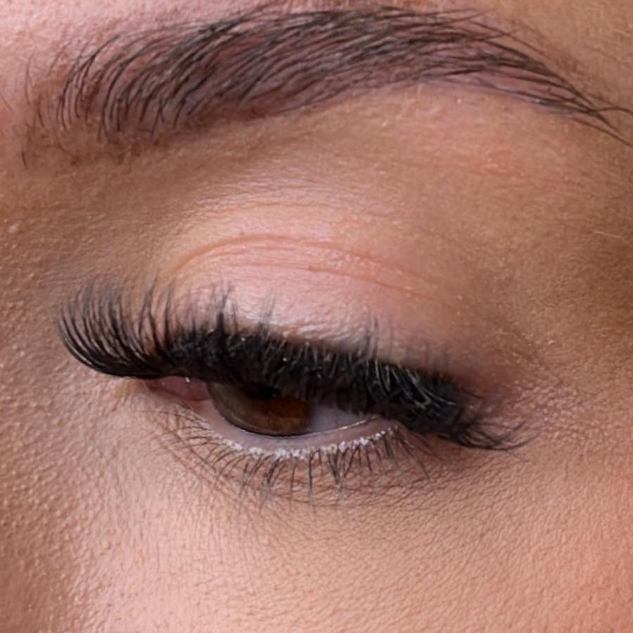 Self Adhesive Lashes -  No Faff Lash - Una NEW