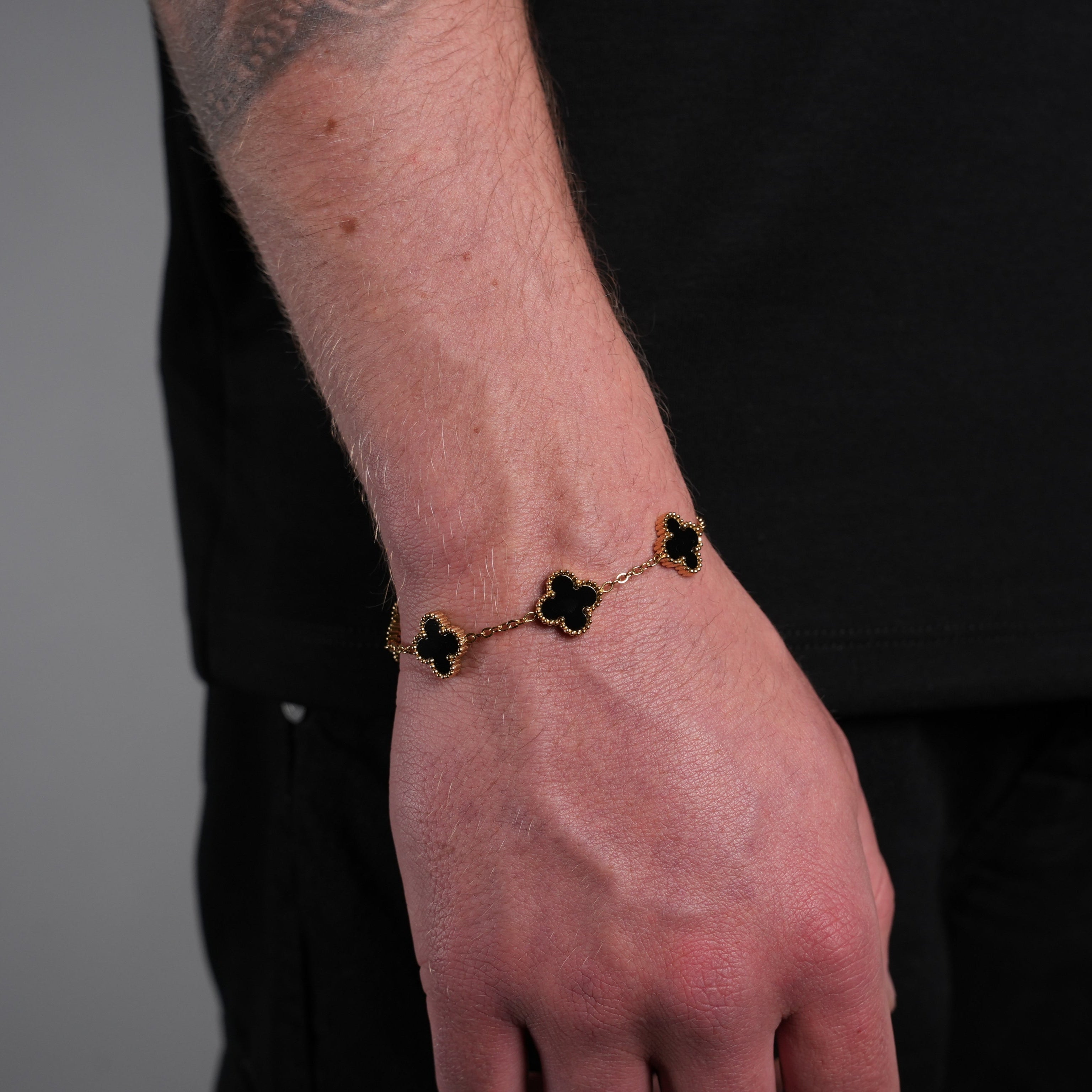 Gold Clover Bracelet (Black)