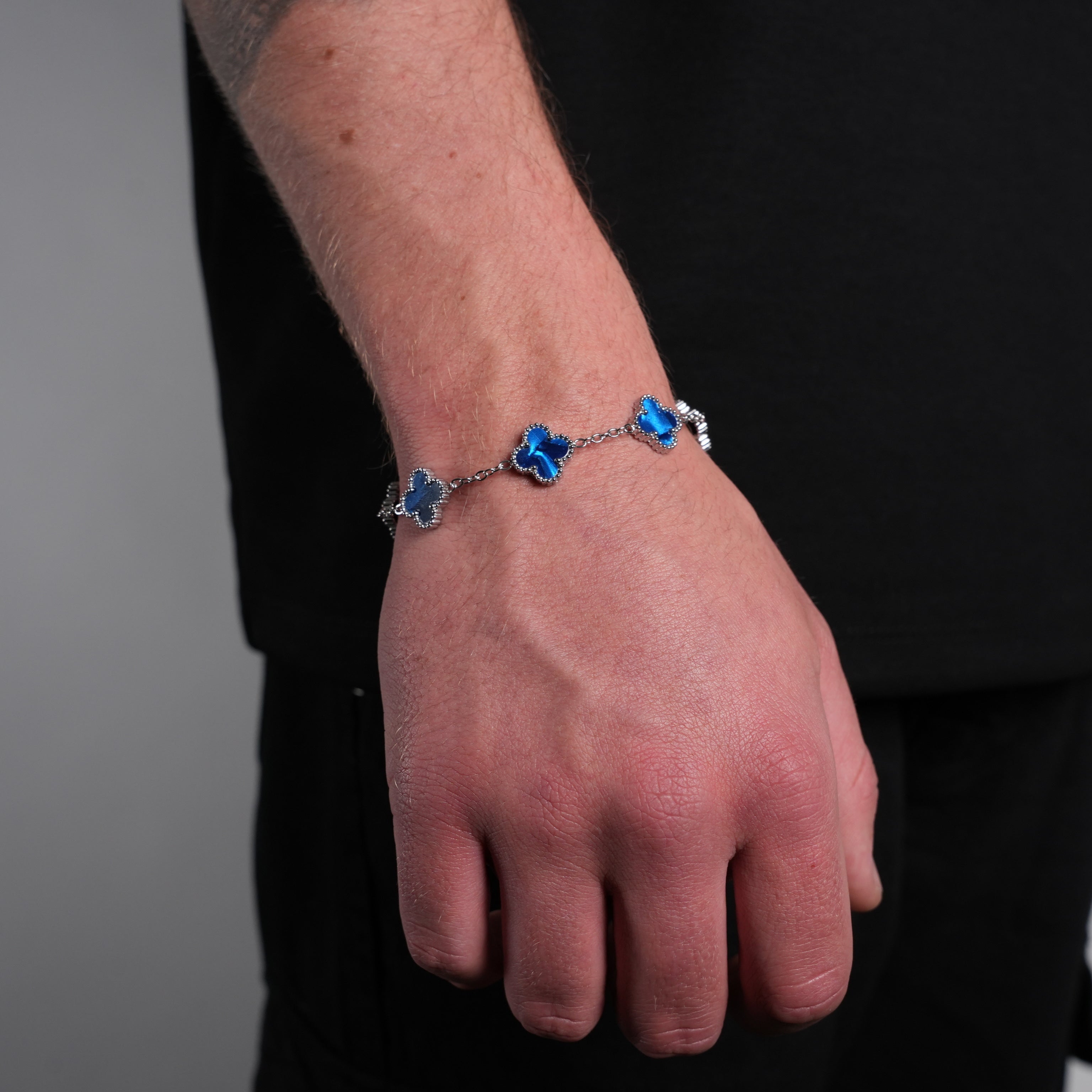 Silver Pearl Clover Bracelet (Navy)