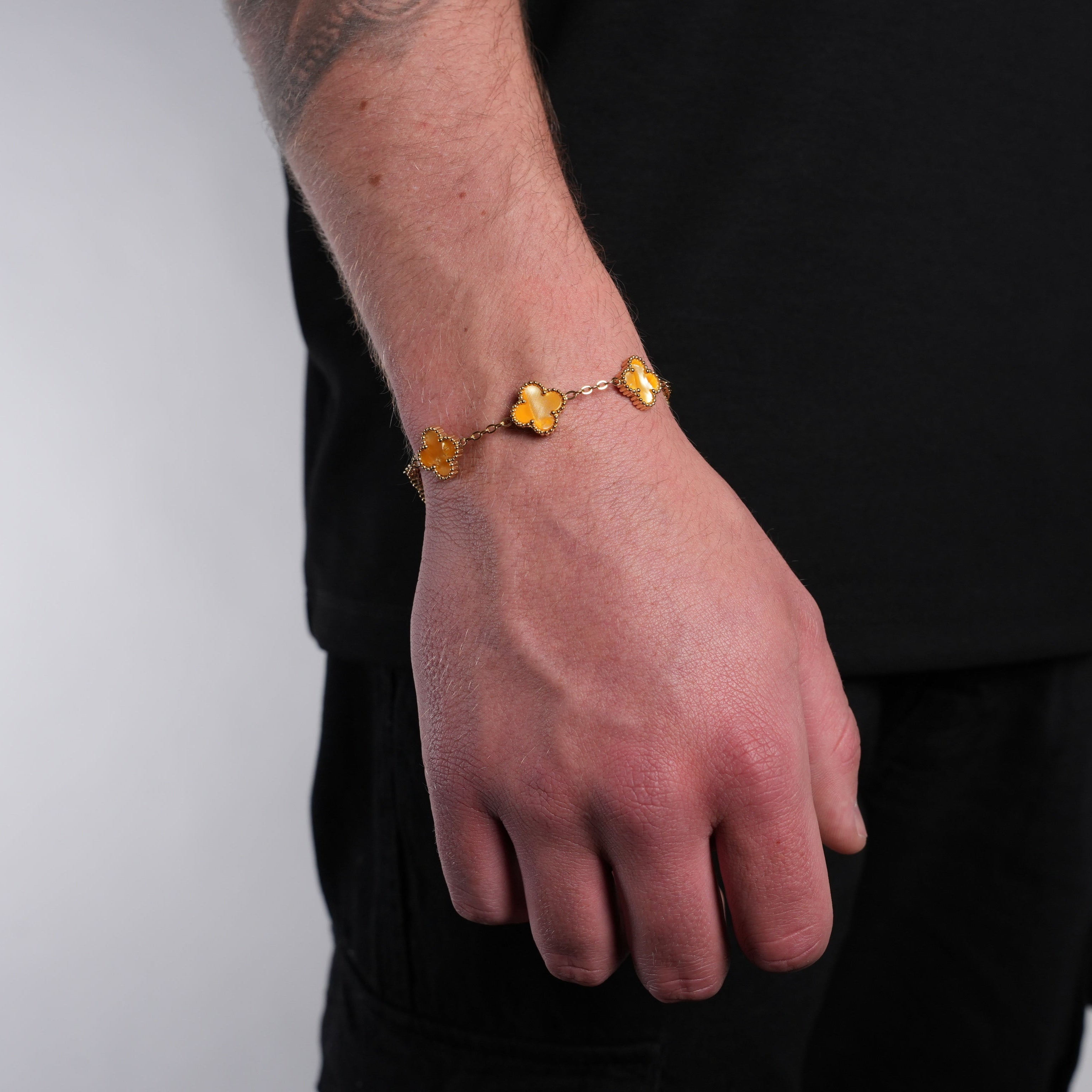 Gold Pearl Clover Bracelet (Apricot)