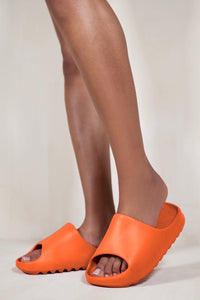 KOURTNEY SLIDERS WITH RUBBER SOLE IN TANGERINE ORANGE