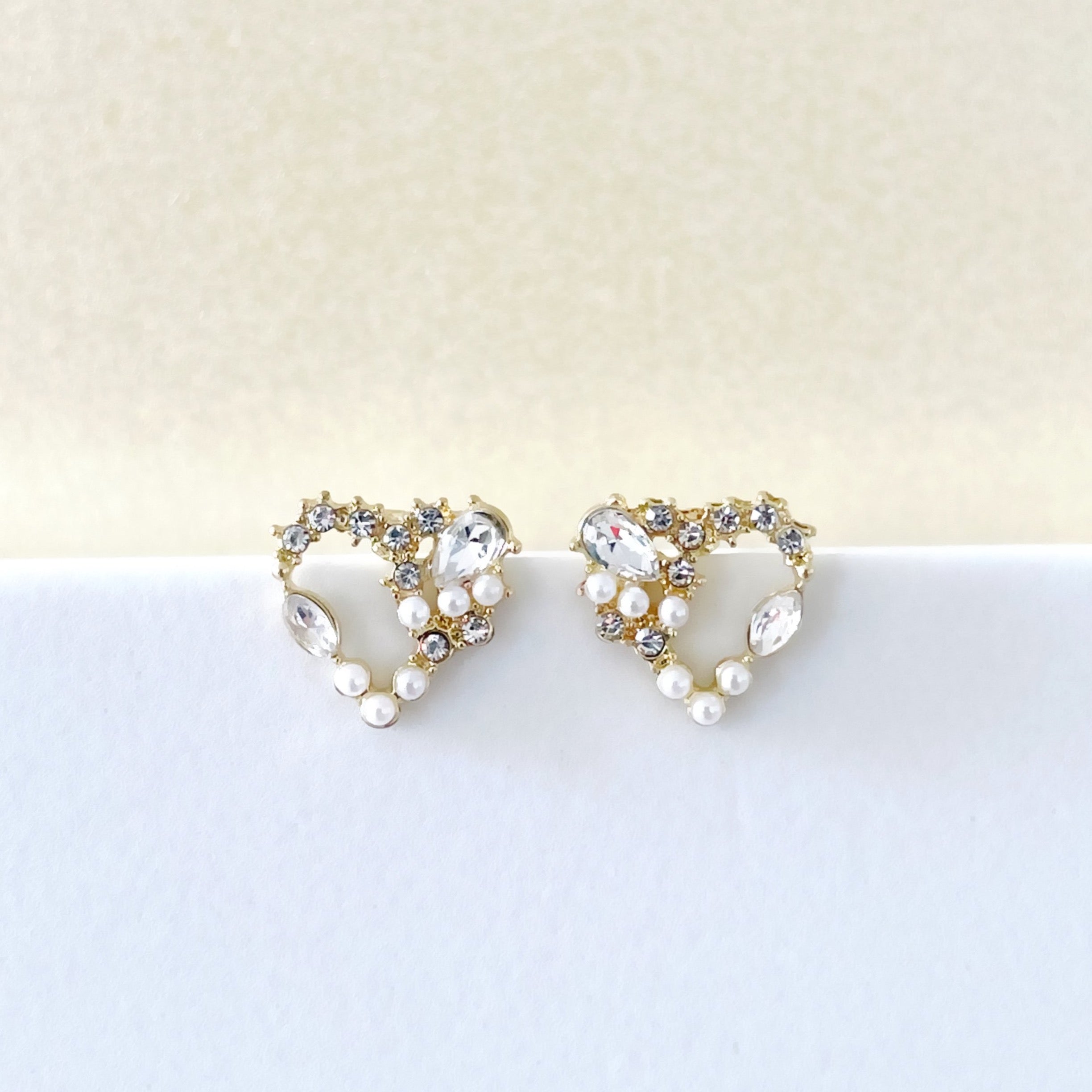 Ariana Jewelled Wreath Heart Studs