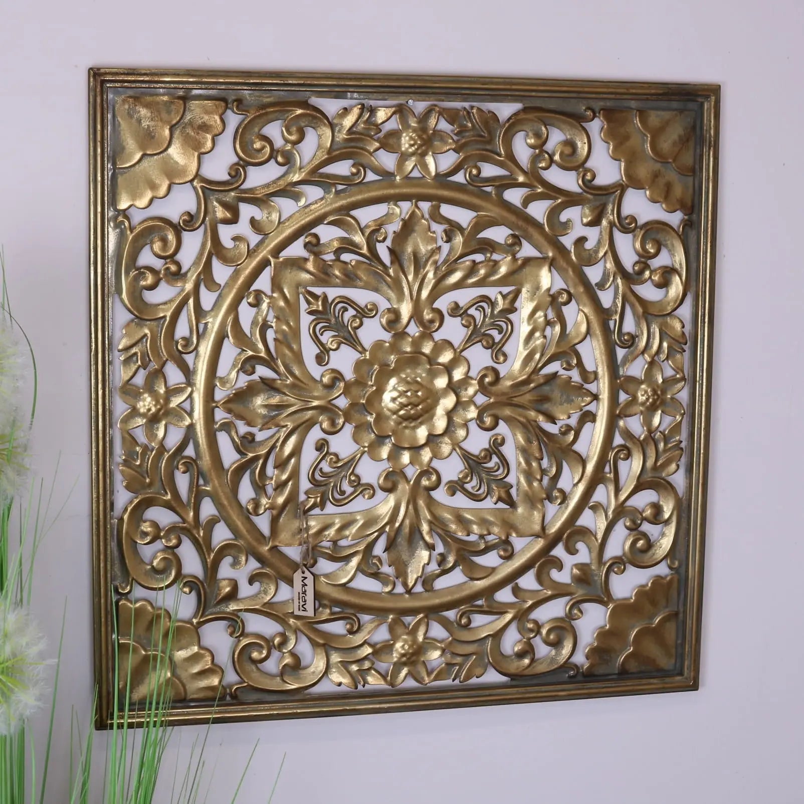 Talwara Gold Filigree Wall Art - Luxurious Metal Design for Stylish Interiors