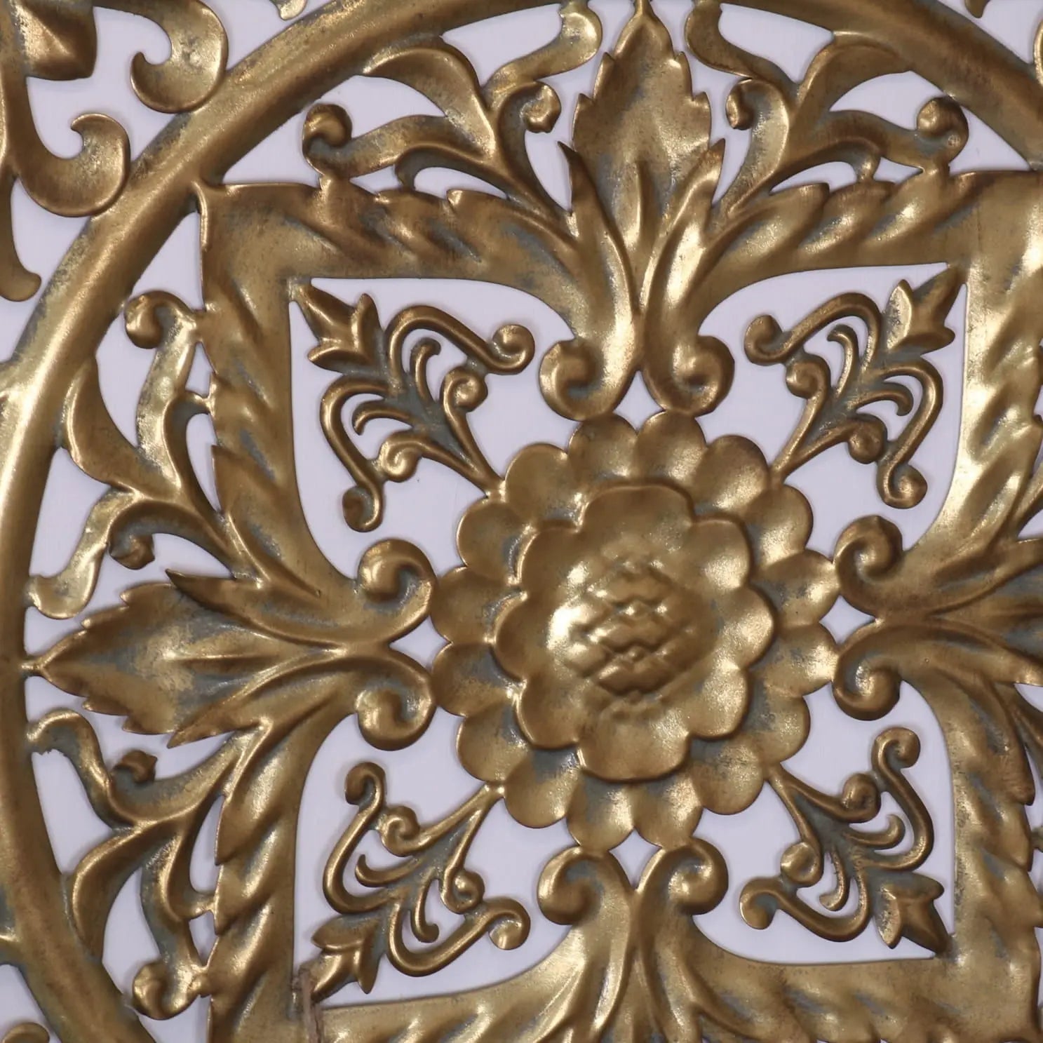 Talwara Gold Filigree Wall Art - Luxurious Metal Design for Stylish Interiors