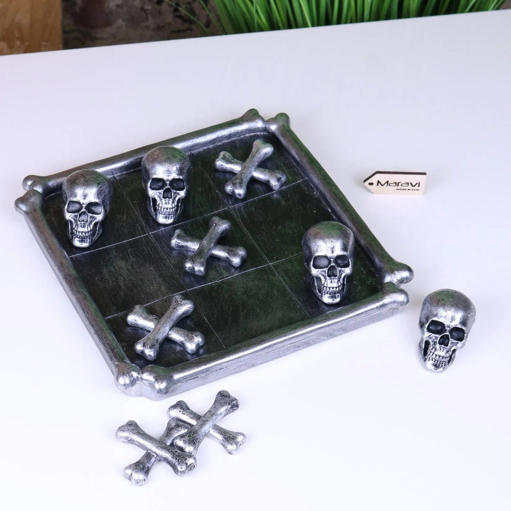 Skull and Crossbones Tic Tac Toe Game - Spooky Fun for Any Occasion