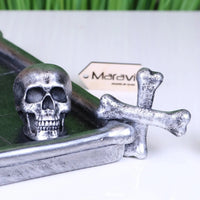 Skull and Crossbones Tic Tac Toe Game - Spooky Fun for Any Occasion