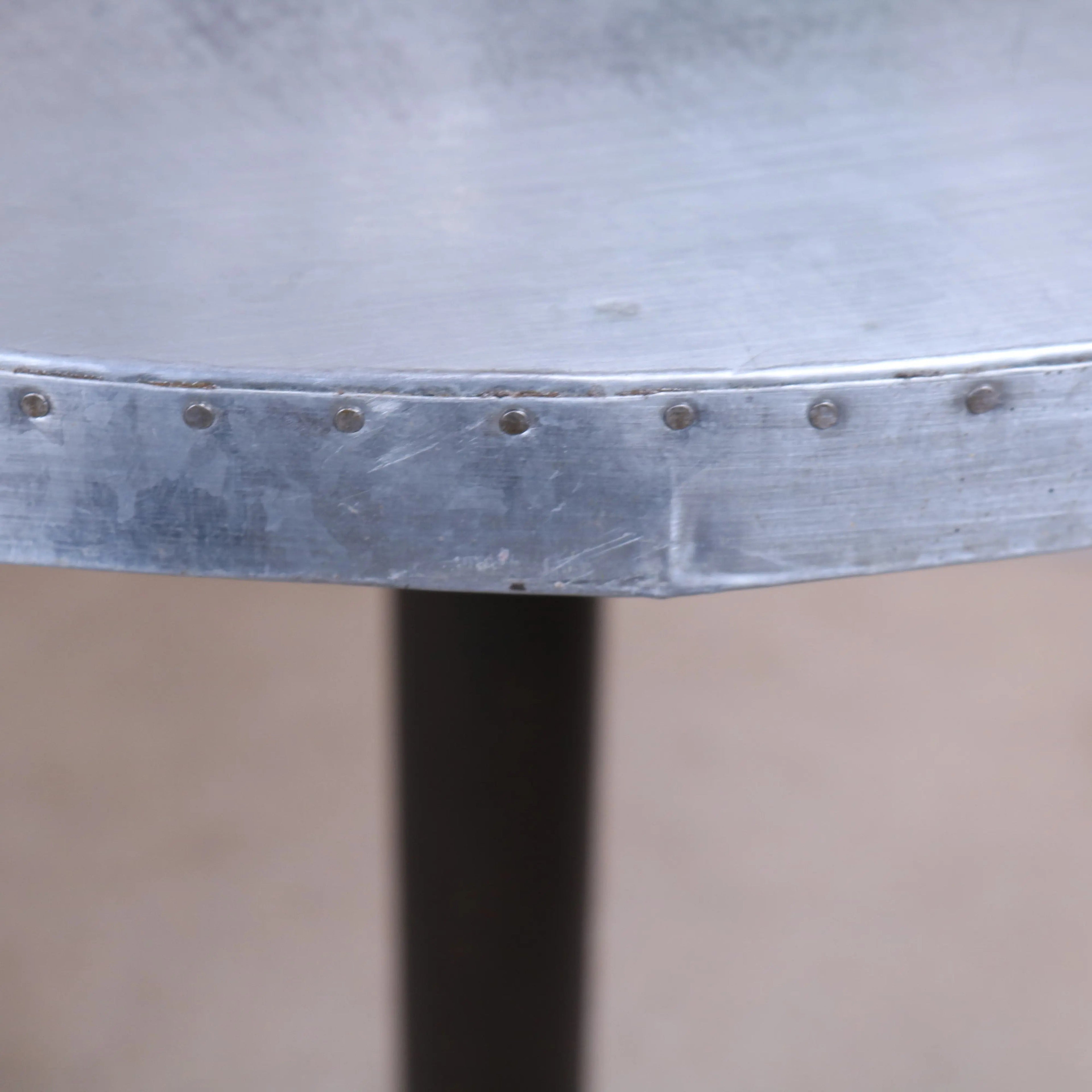 Hatra Industrial Style Round Side Table - Rustic Charm Meets Modern Design