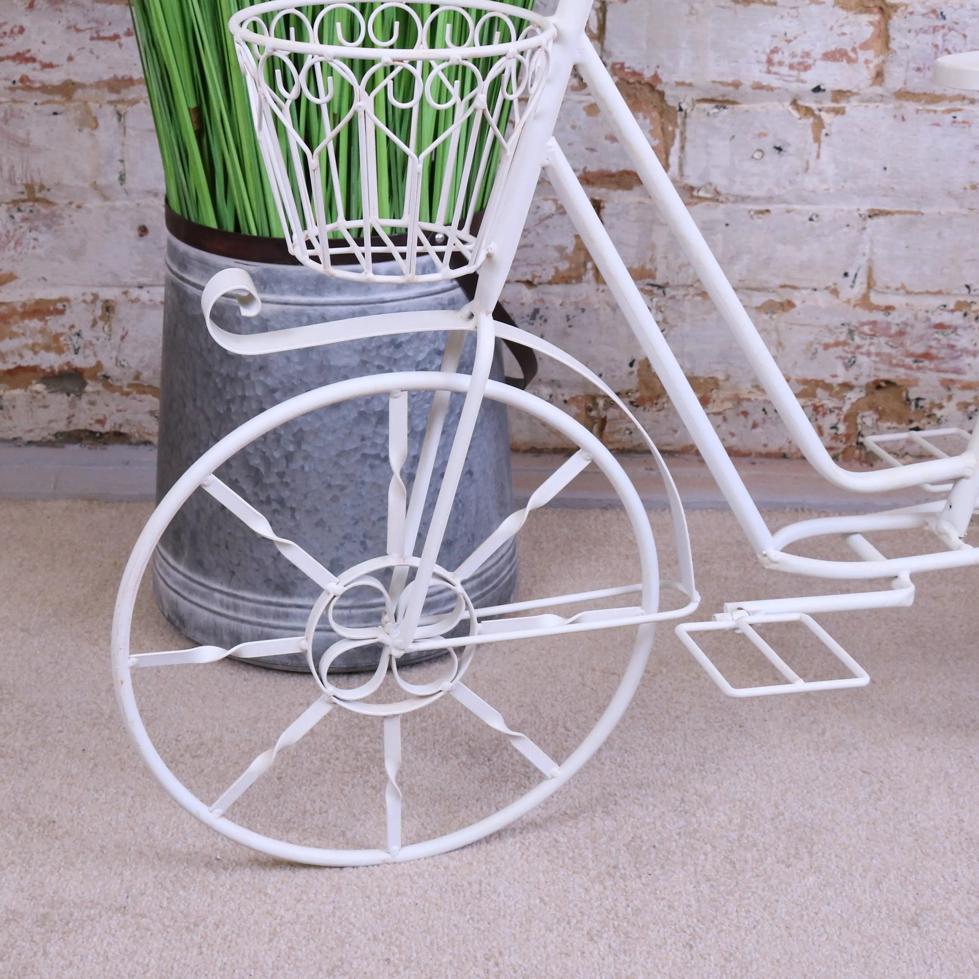 Whimsical Belura Large Bicycle Planter for Charming Outdoor Spaces