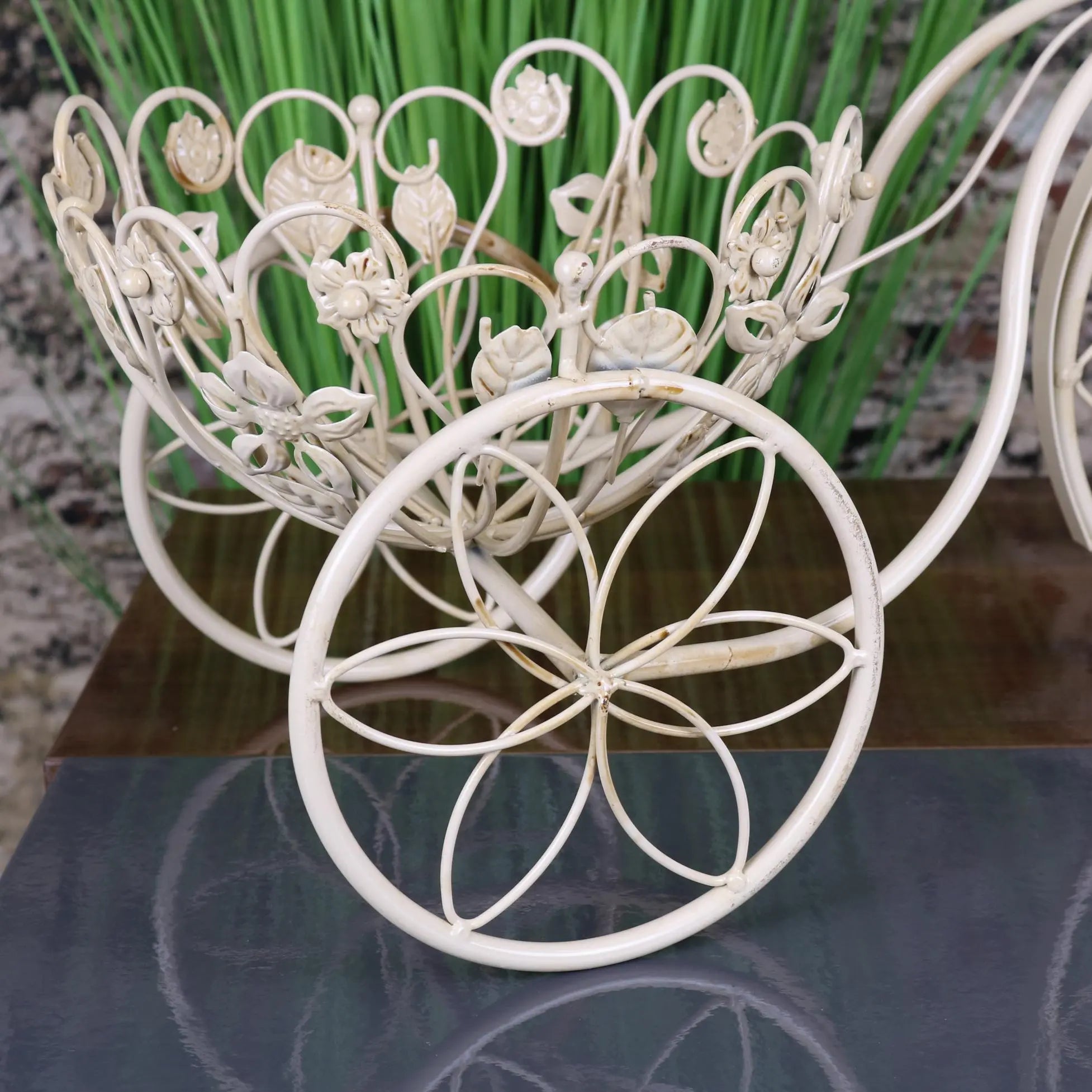 Vintage White Bike Planter - Charming Tricycle-Style Metal Decor