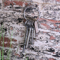 Dubha Vintage Bunch of Keys Ornament for Elegant Home Décor