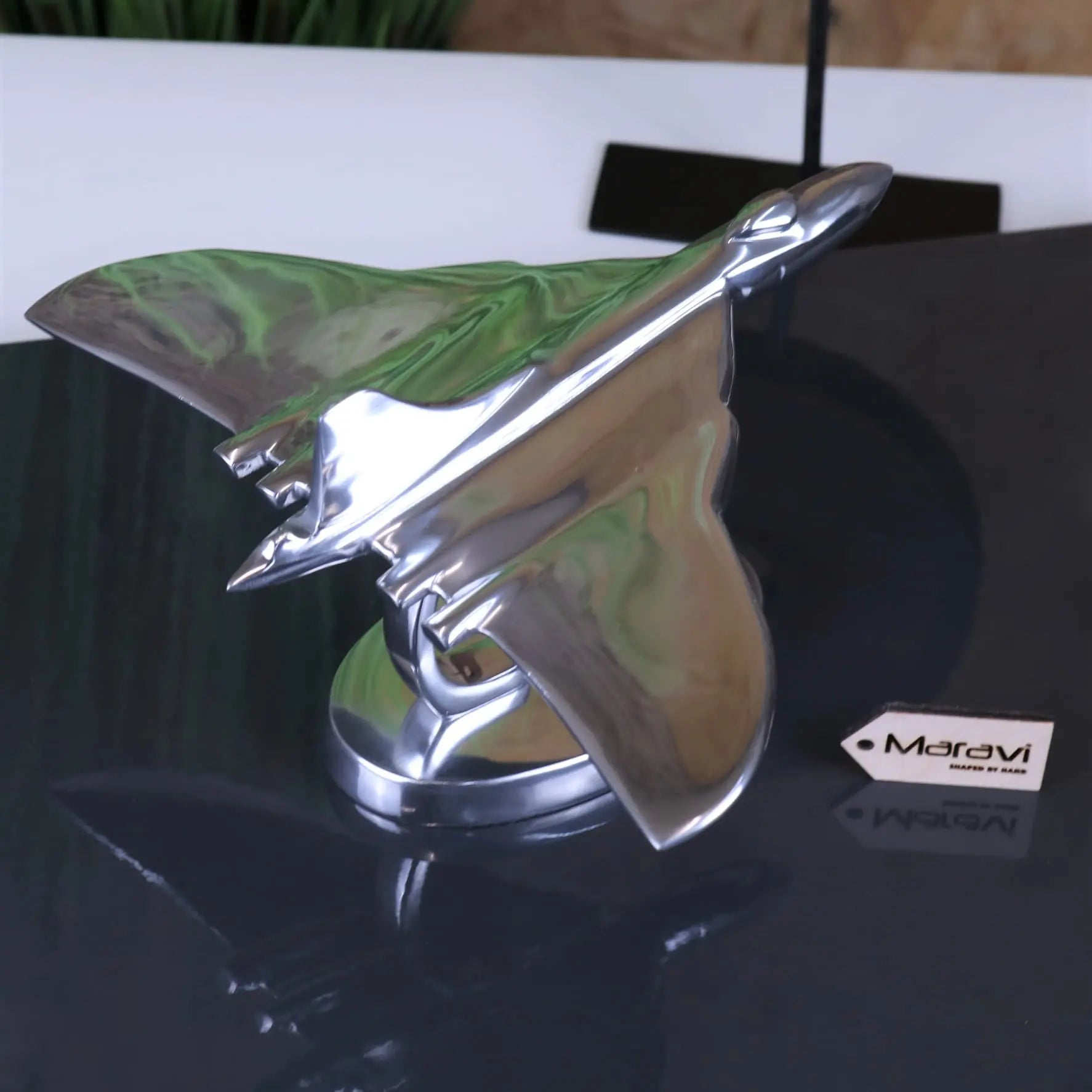 Saran Vulcan Bomber Metal Model Fighter Plane 20cm - Aviation Elegance for Collectors