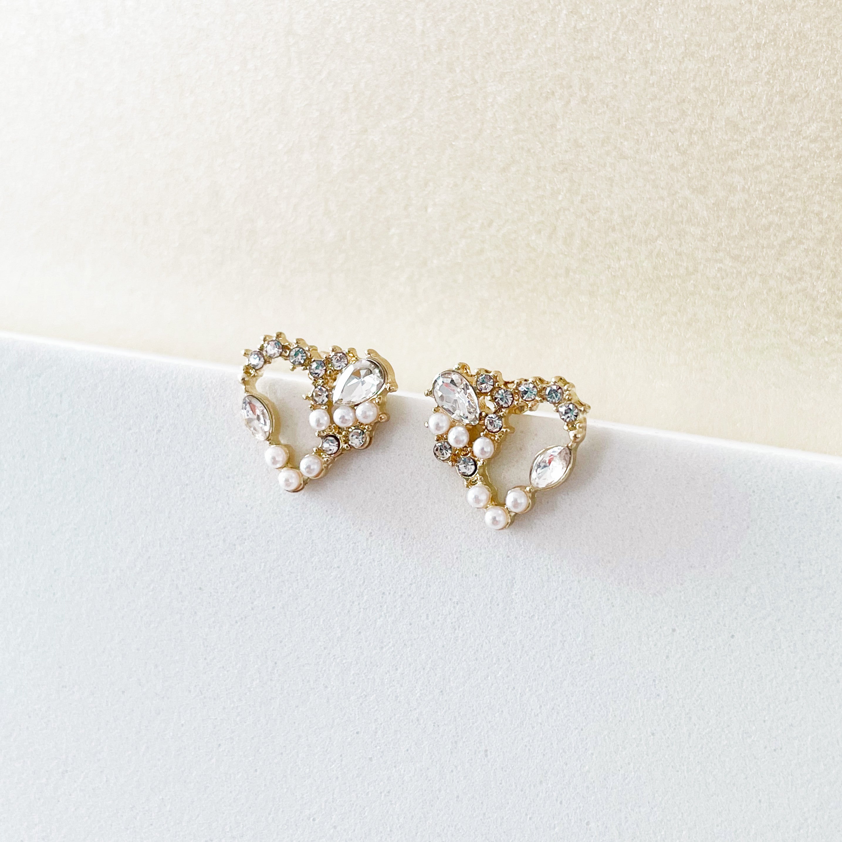 Ariana Jewelled Wreath Heart Studs
