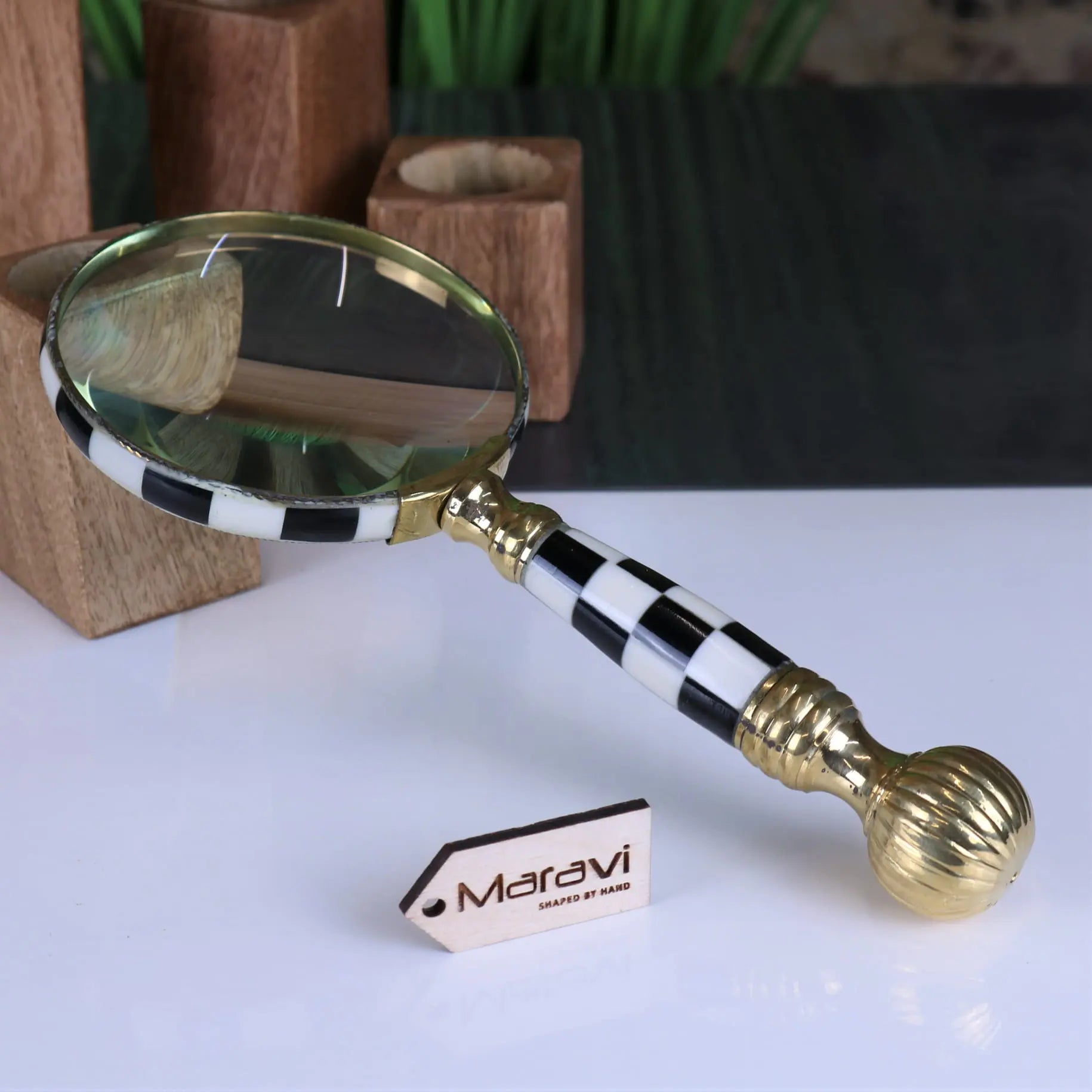 Jaintia Vintage Humbug Design Magnifying Glass in Brass