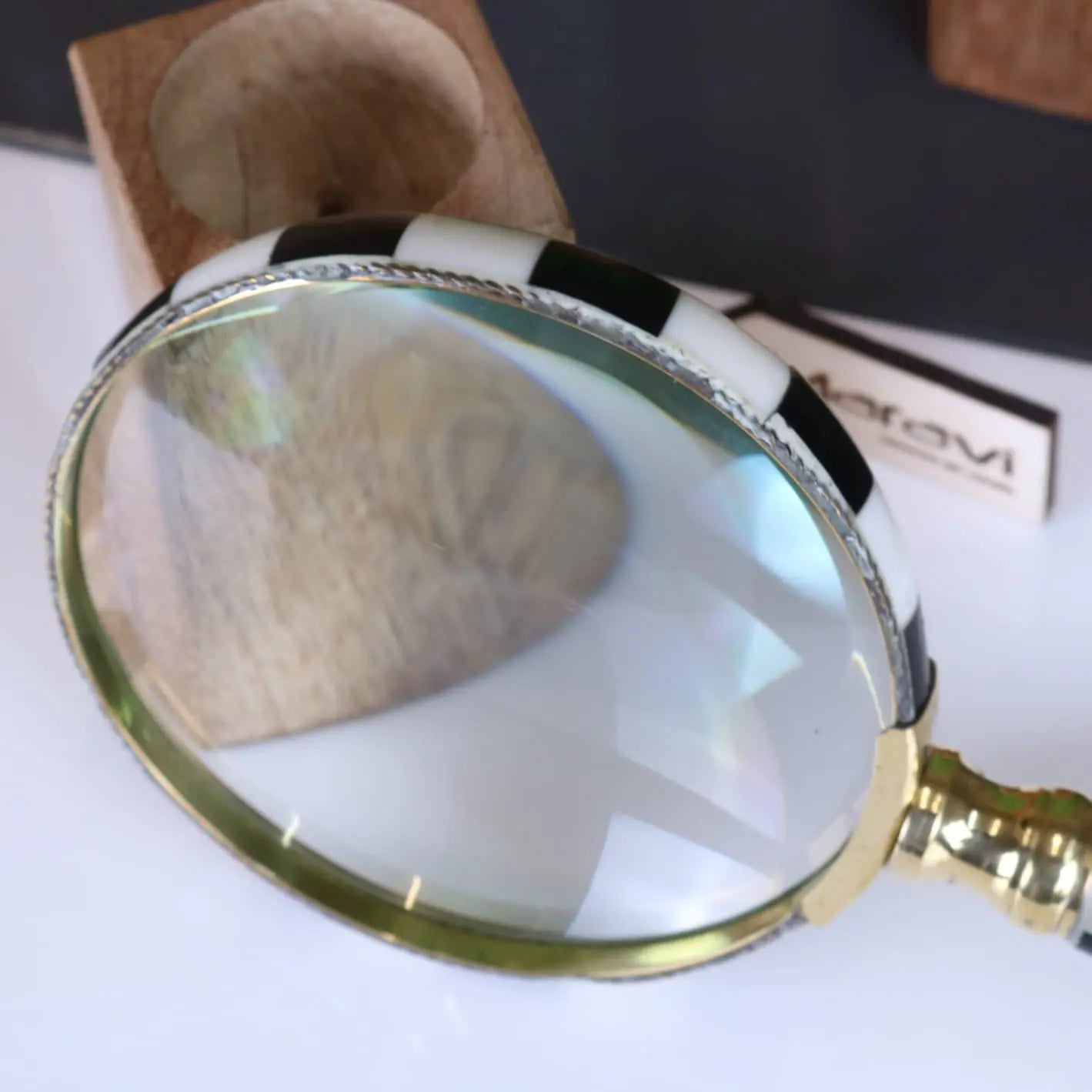 Jaintia Vintage Humbug Design Magnifying Glass in Brass