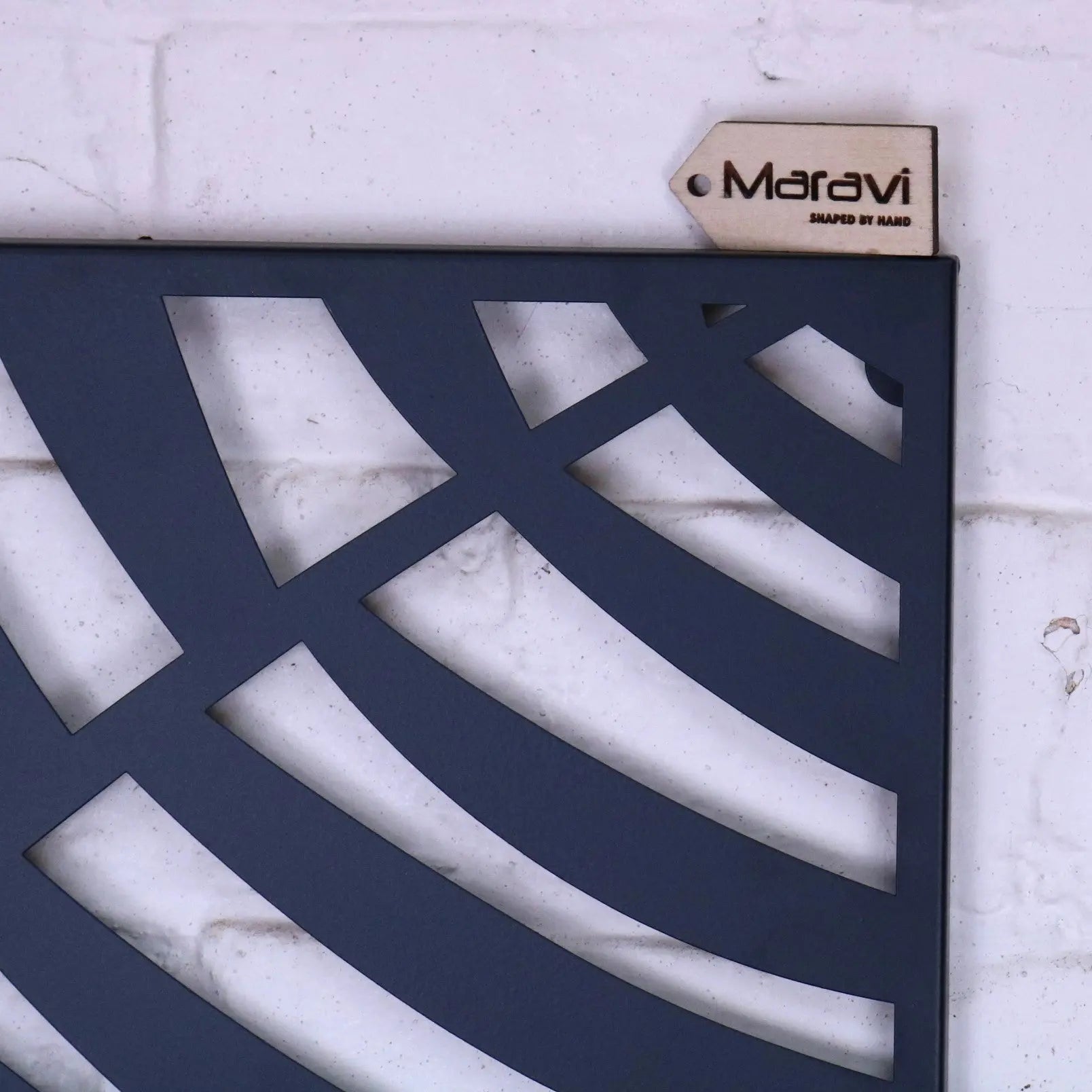 Kireta Black Metal Leaf Wall Art - Contemporary Nature-Inspired Décor