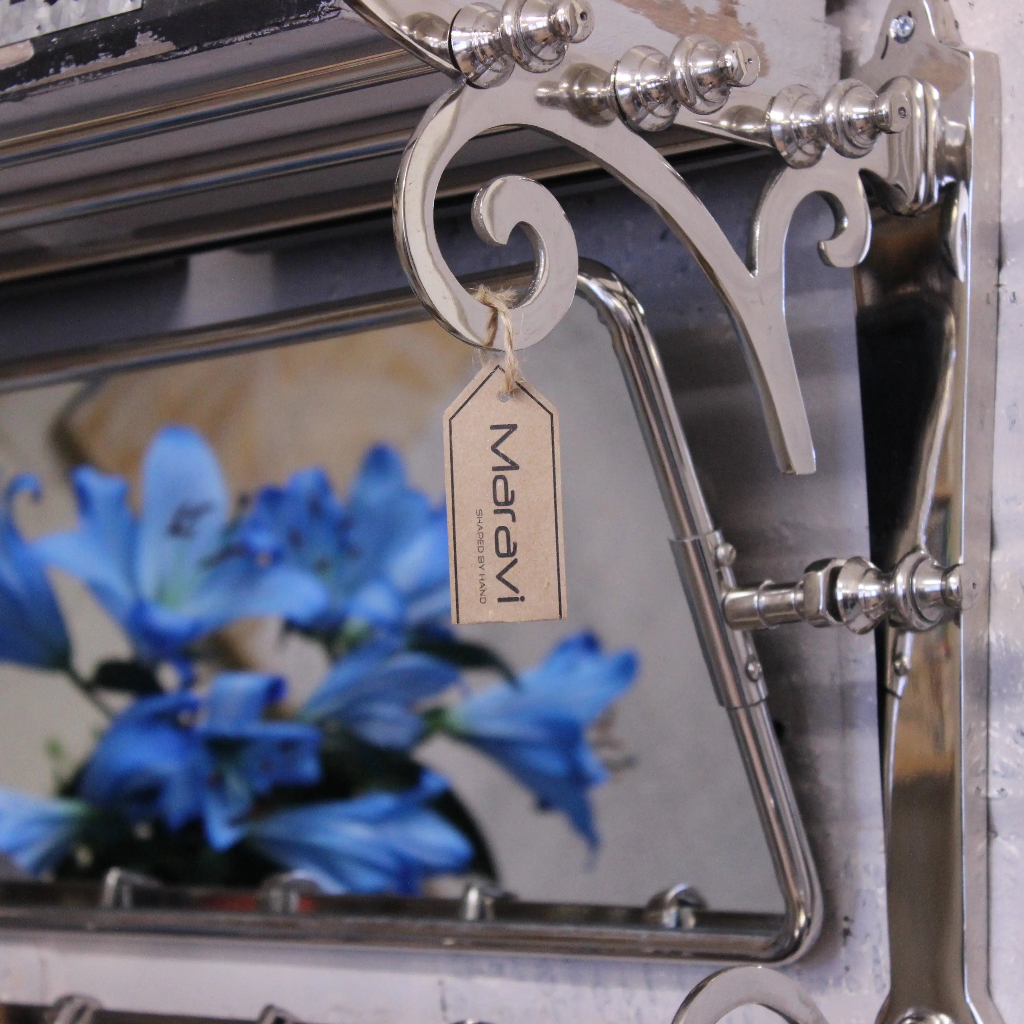 Lohit Vintage-Style Antique Luggage Rack with Mirror for Elegant Entryways