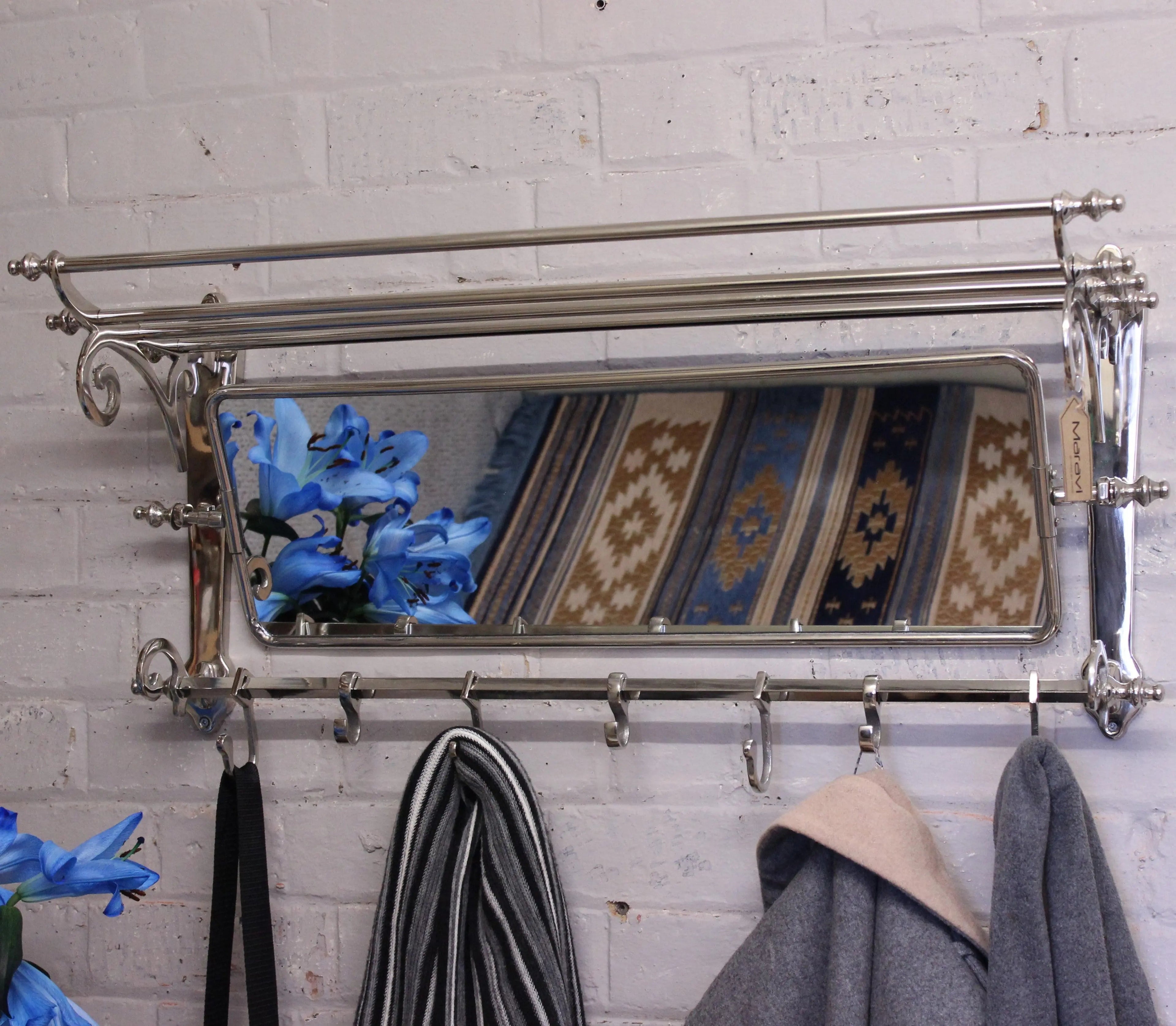 Lohit Vintage-Style Antique Luggage Rack with Mirror for Elegant Entryways
