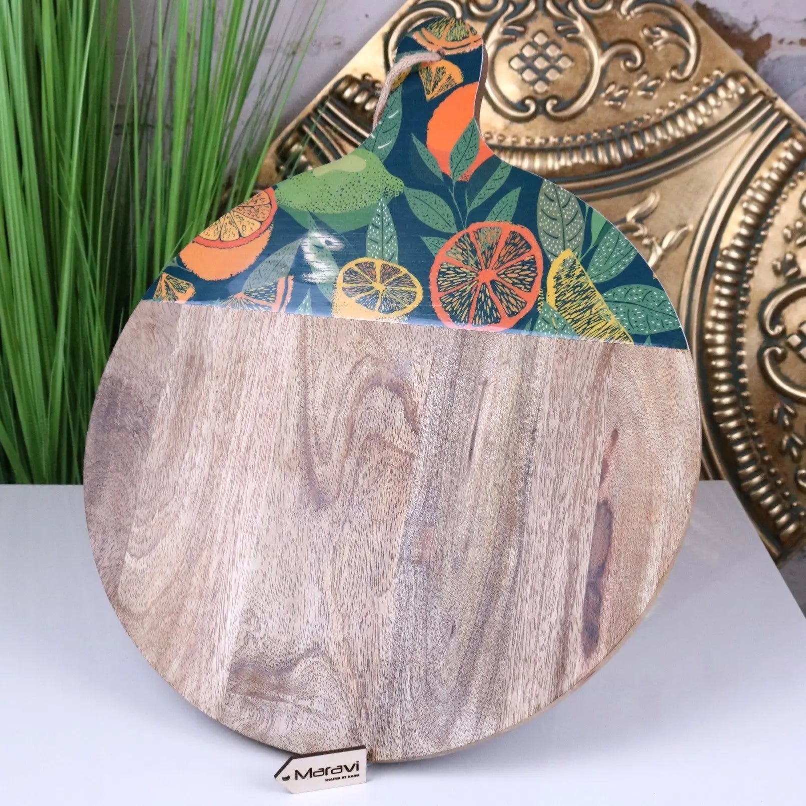 Saitras 48cm Round Enamel Citrus Chopping Board in Green