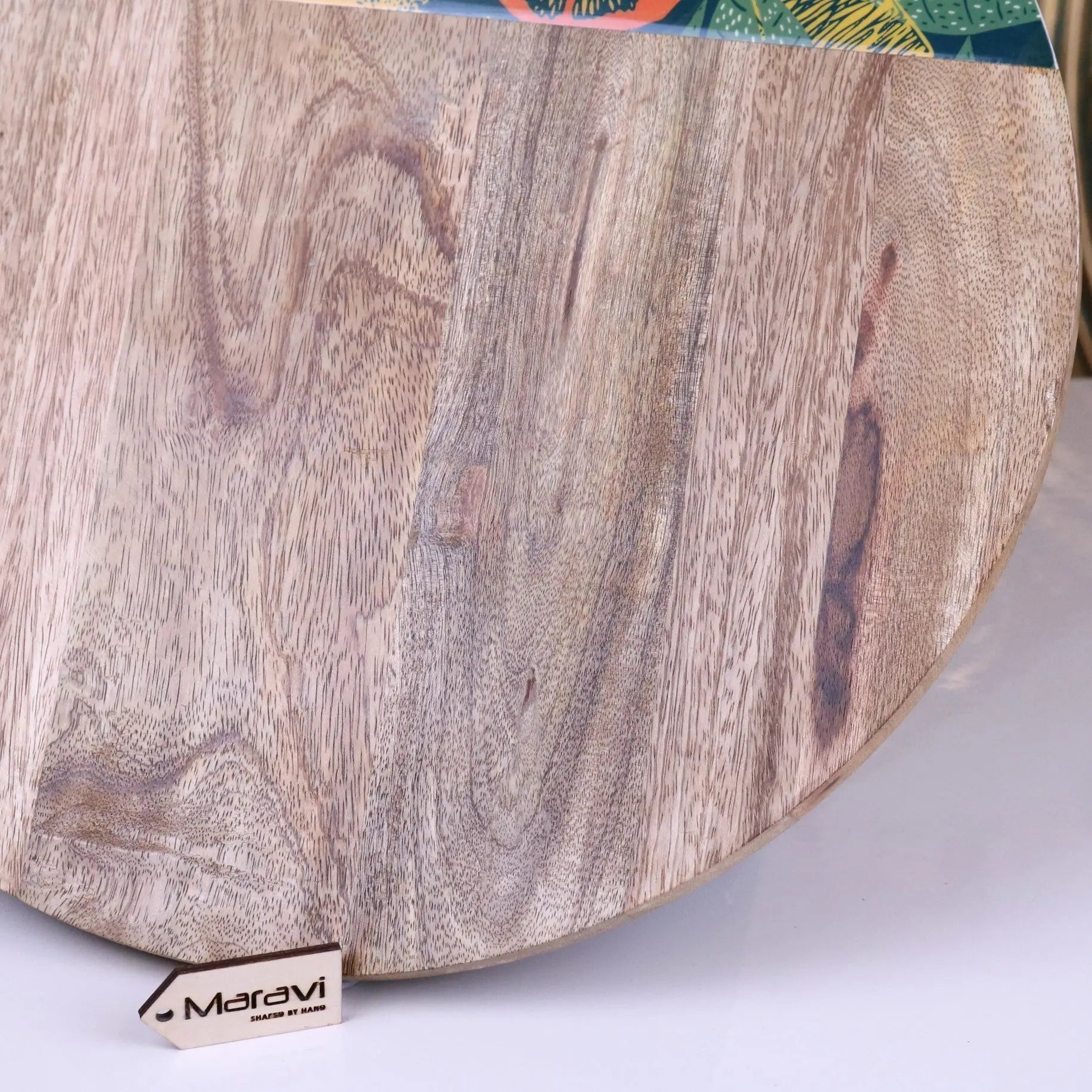 Saitras 48cm Round Enamel Citrus Chopping Board in Green