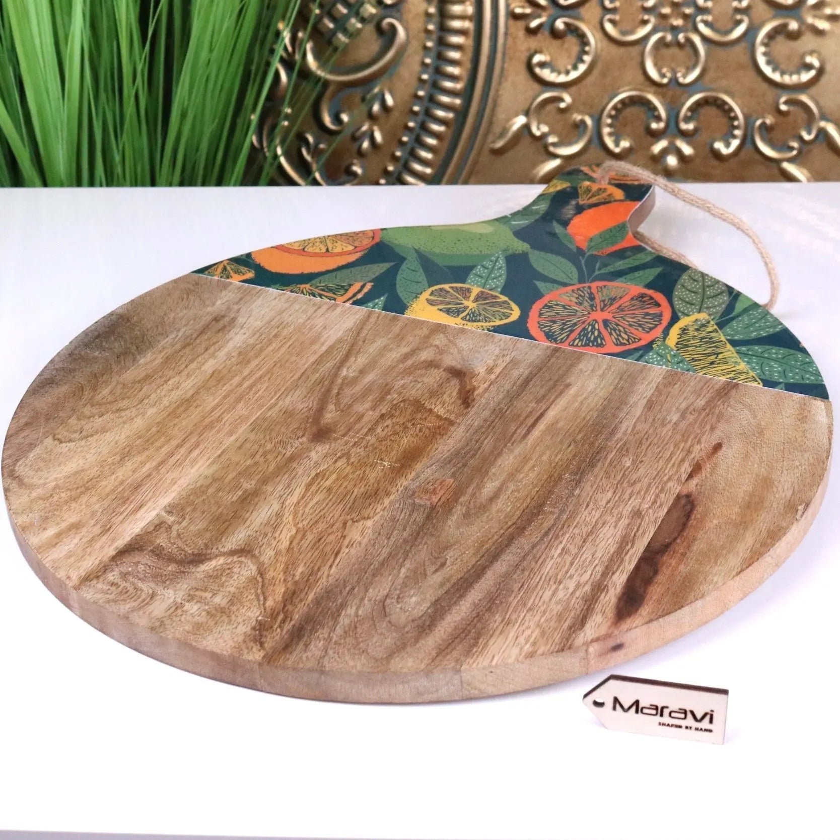 Saitras 48cm Round Enamel Citrus Chopping Board in Green