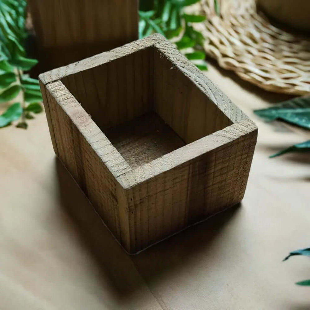Table display planter