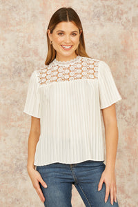 Yumi White Lace Panel Pleated Short Sleeve Top