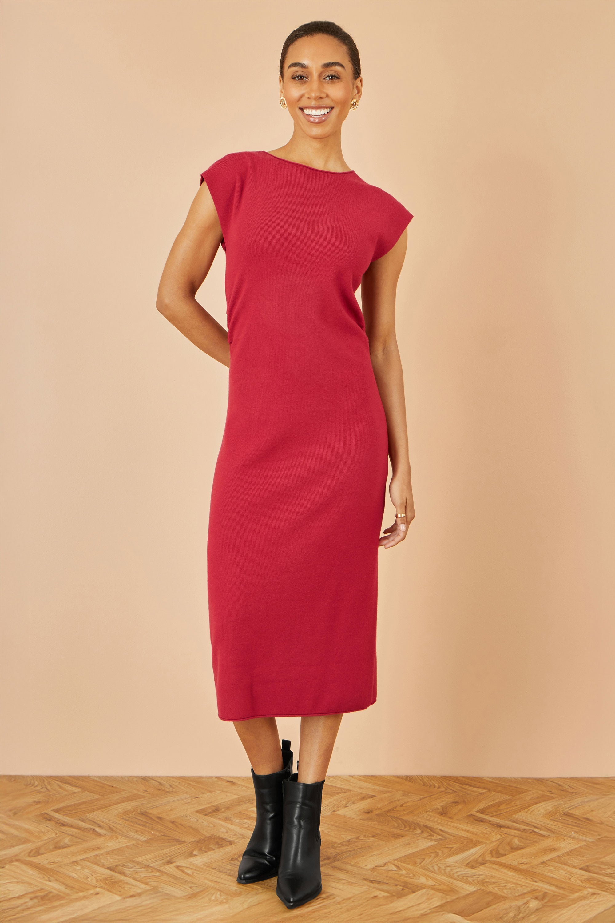 Yumi Burgundy Knitted Ruched Midi Dress