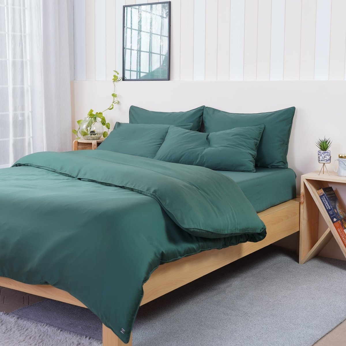Ackly Bamboo Royal Green Duvet Cover – Luxurious Comfort Redefined