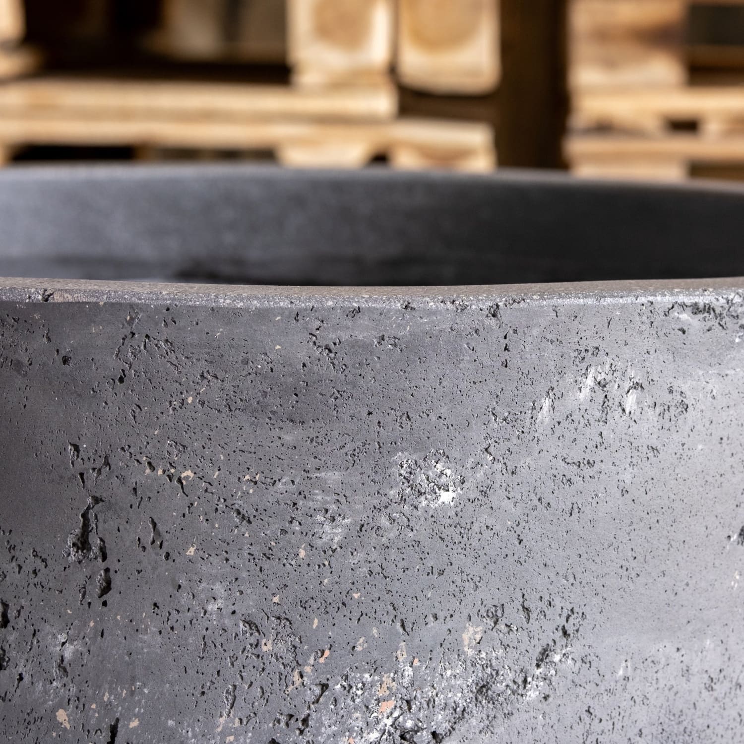 Aurella | Onyx Dusk – 85cm XXL Concrete Cylinder Planter – 365L Round Plant Pot