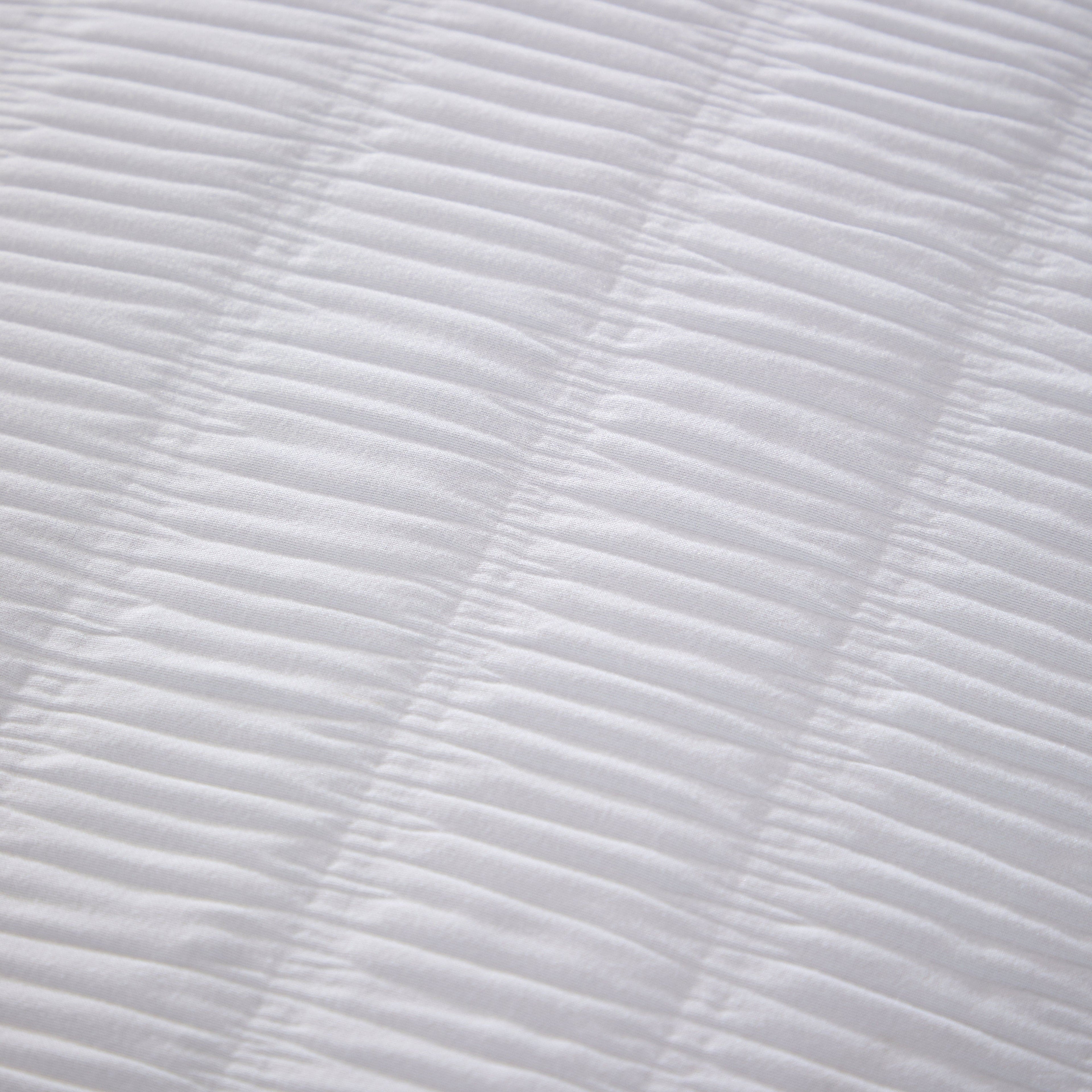 Belgravia White Microfibre Duvet Cover Set with Pillowcases Soft Easy Care Modern Quilt Bedding Bed Linen Set by OLIVIA ROCCO