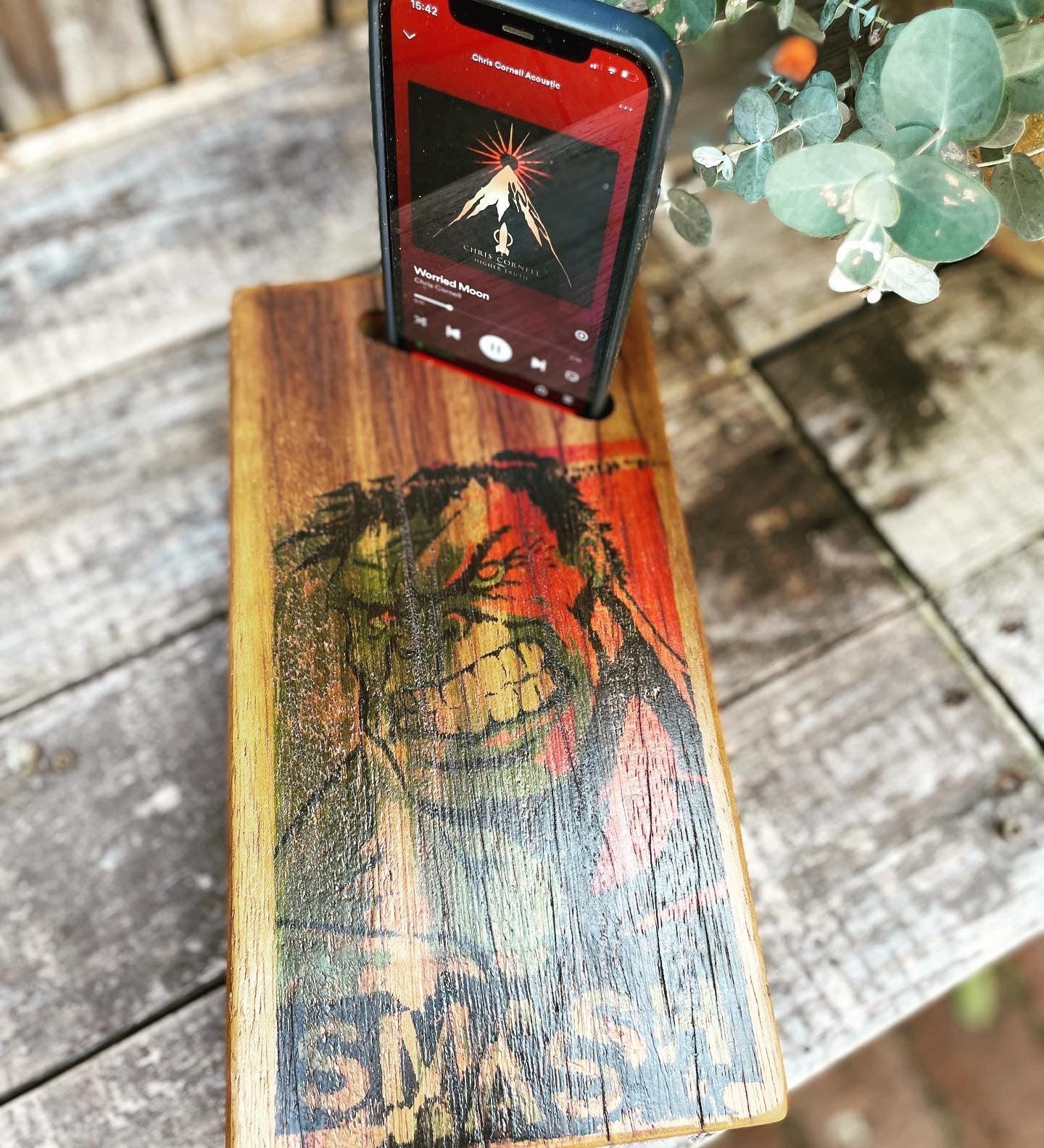 Bespoke Iroko Acoustic Speaker for Smart Phones