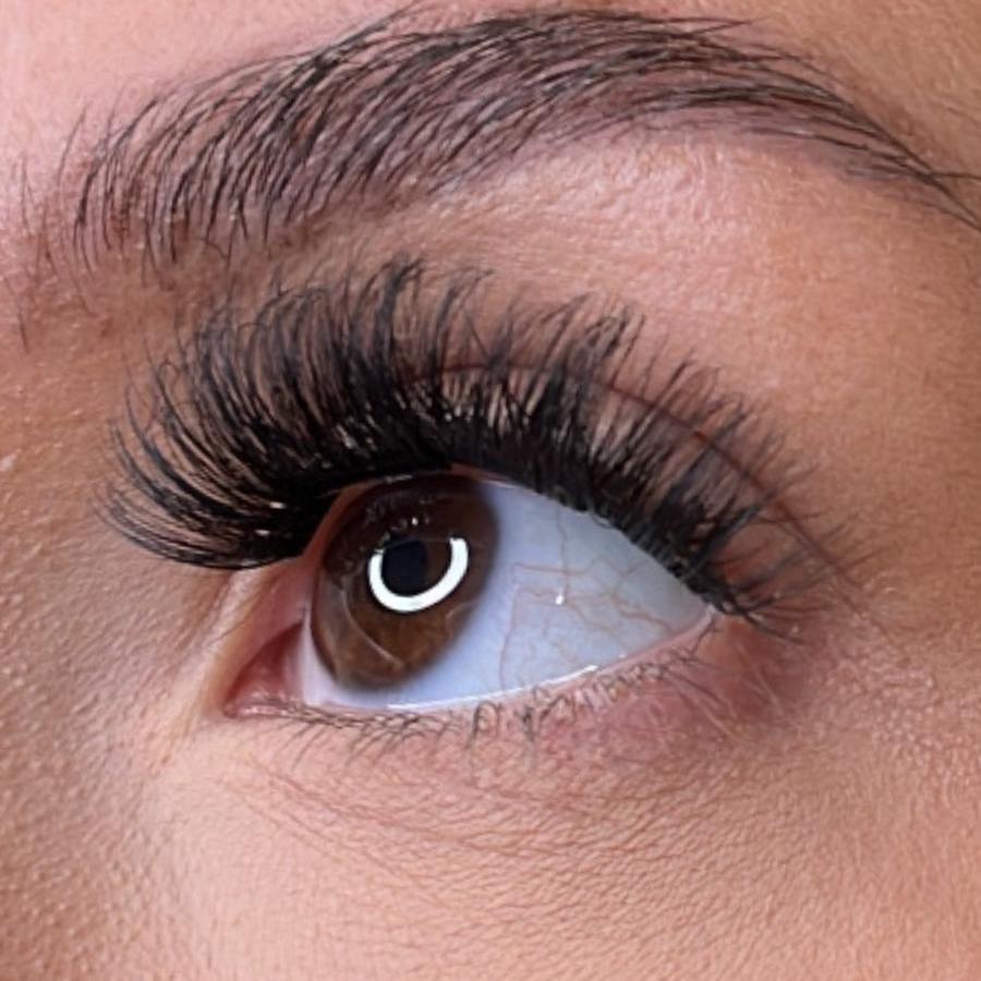 Self Adhesive Lashes -  No Faff Lash - Una NEW