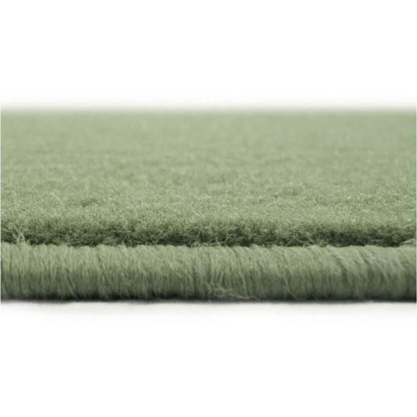 Maestro Solid Green Indoor Rug – Stylish and Durable Low-Pile Design